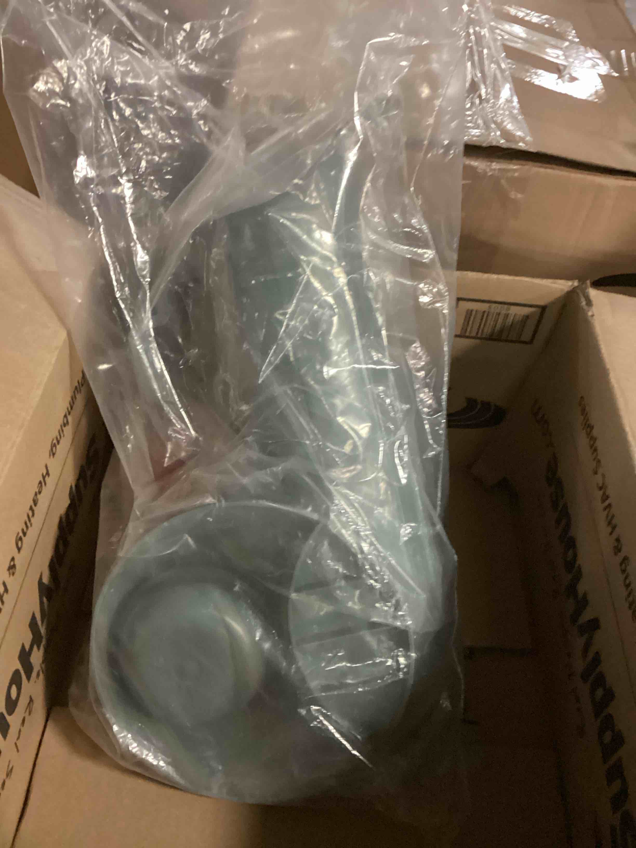 https://s3.amazonaws.com/lotting-images-prod/bidfta/PPE2363868_1748353869928.jpeg