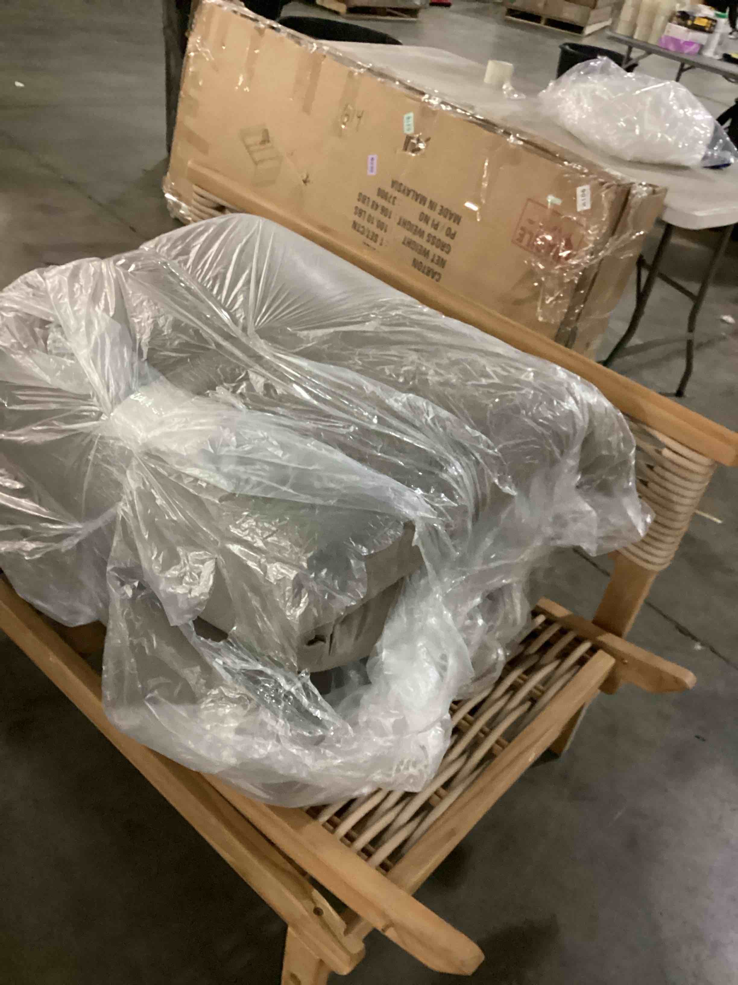 https://s3.amazonaws.com/lotting-images-prod/bidfta/PPE2364415_1748632721036.jpeg