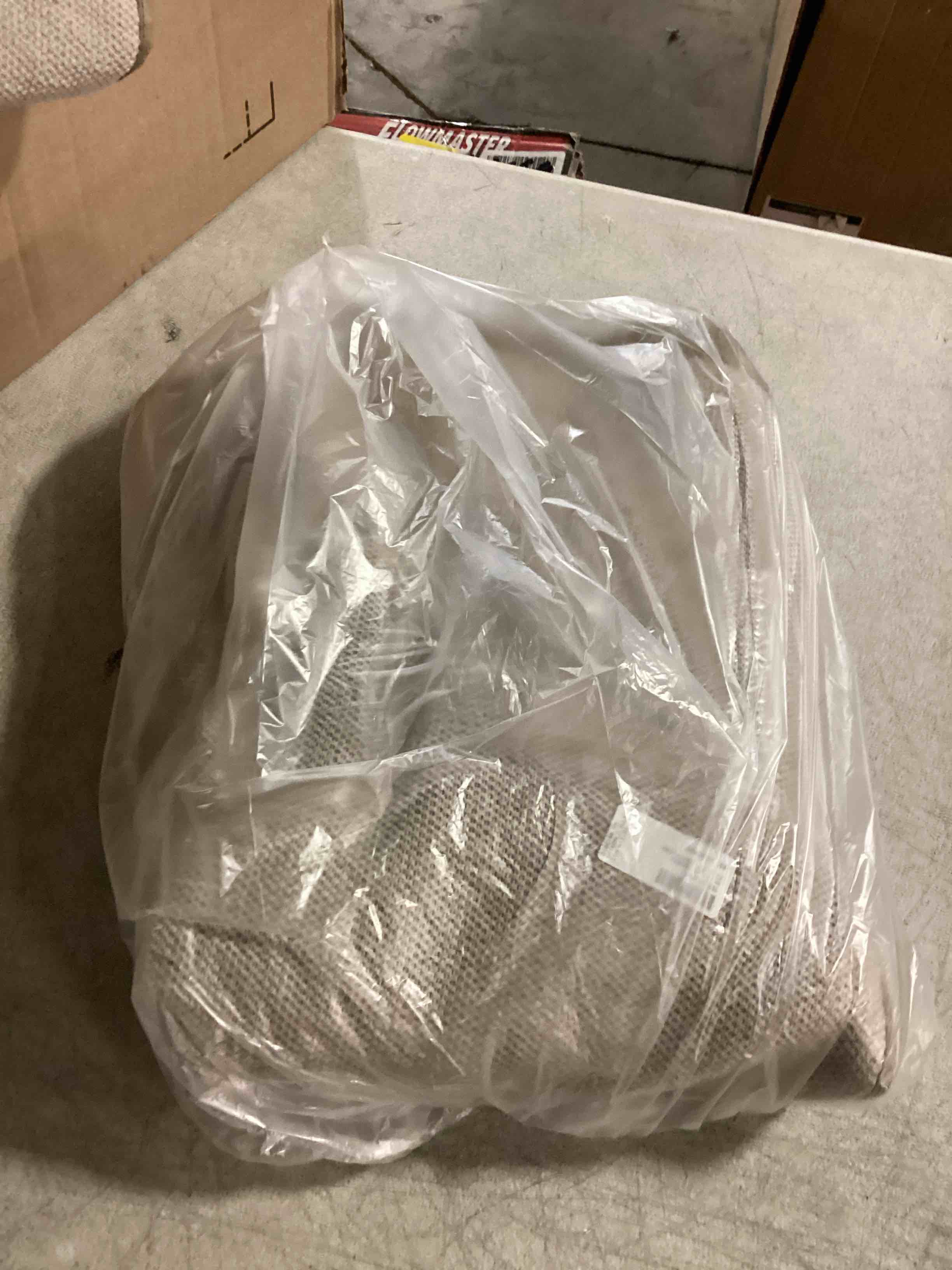 https://s3.amazonaws.com/lotting-images-prod/bidfta/PPE2364436_1748869289728.jpeg