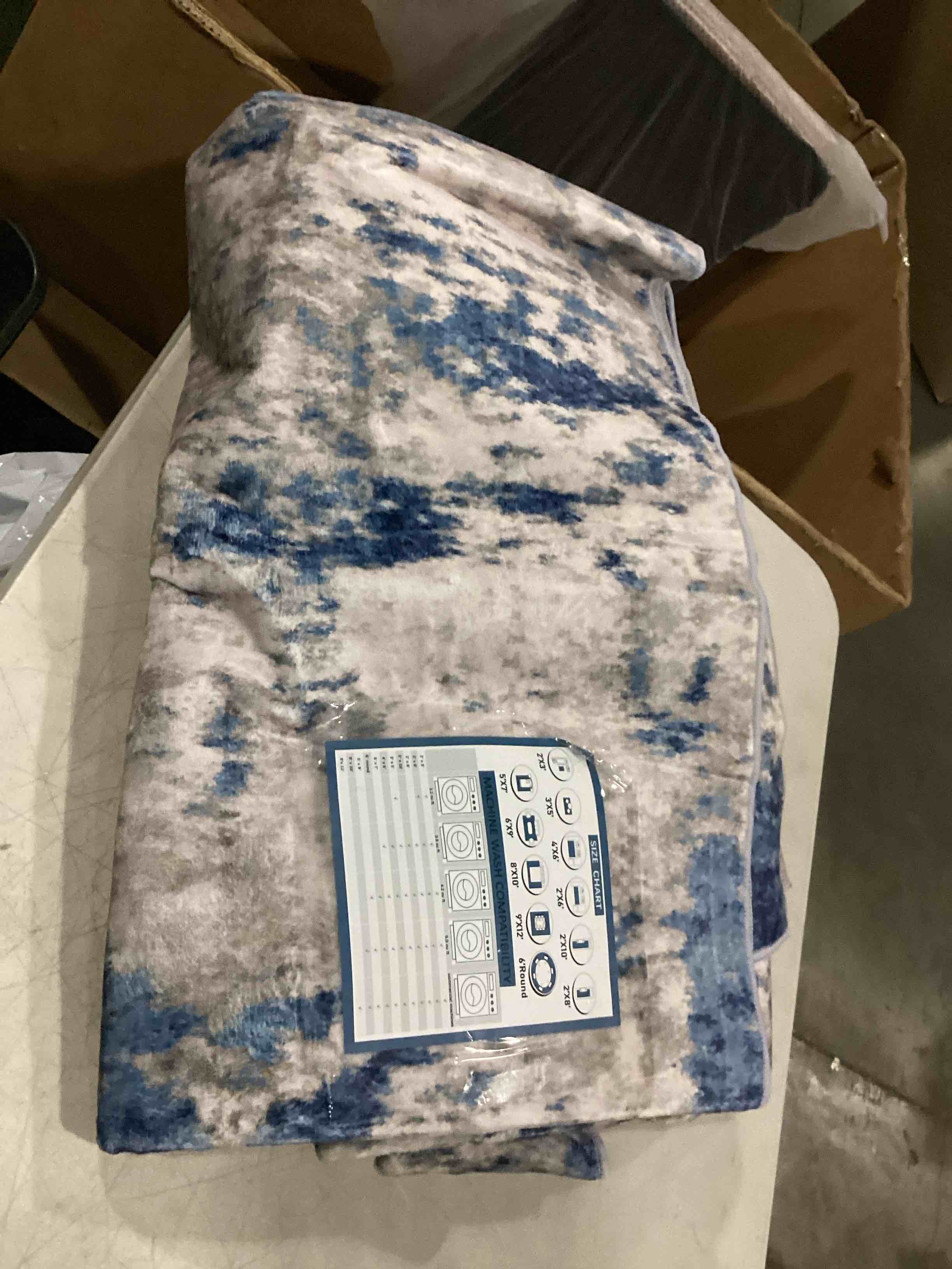 https://s3.amazonaws.com/lotting-images-prod/bidfta/PPE2365050_1748606979370.jpeg