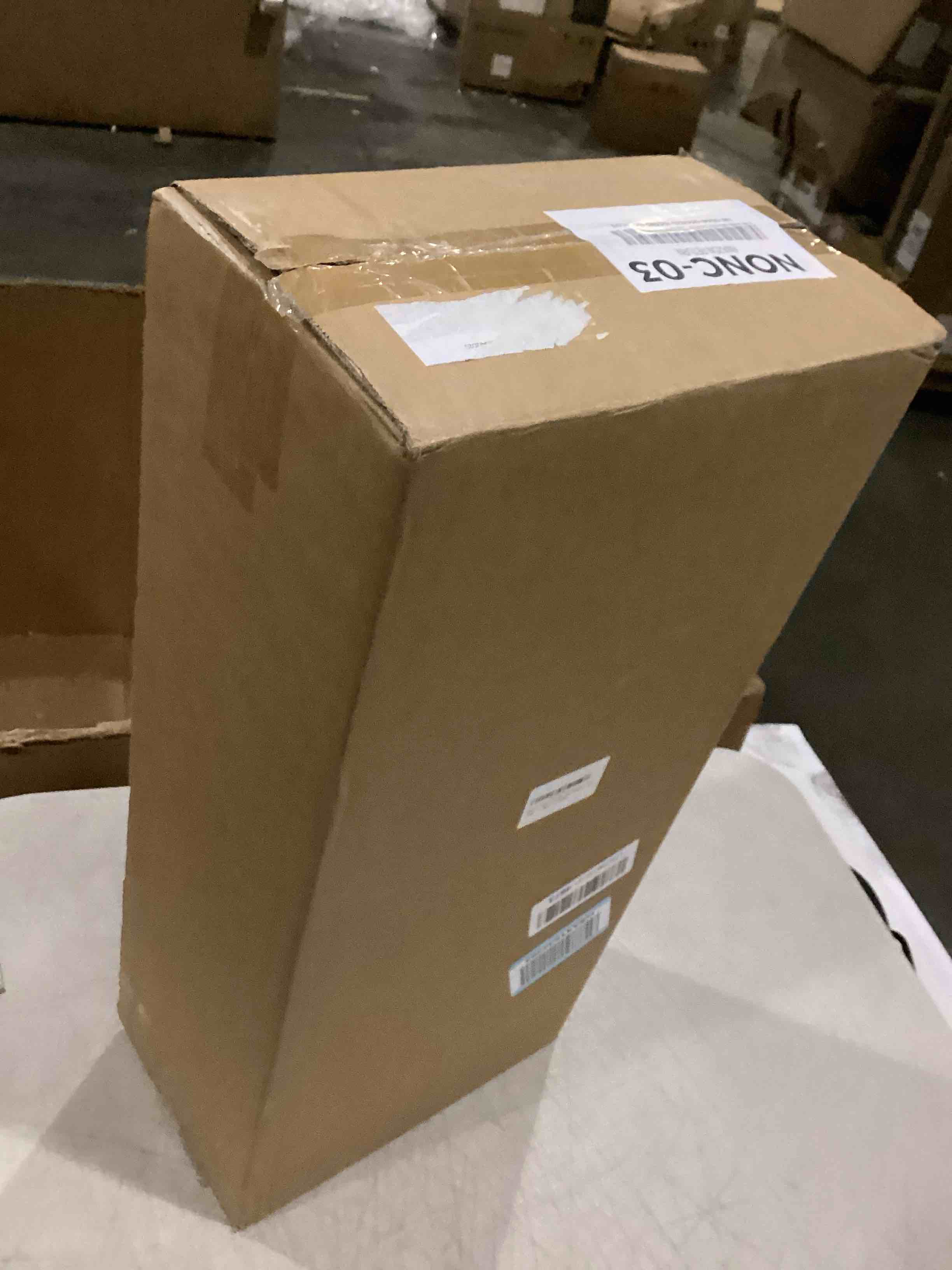 https://s3.amazonaws.com/lotting-images-prod/bidfta/PPE2366581_1750272943737.jpeg