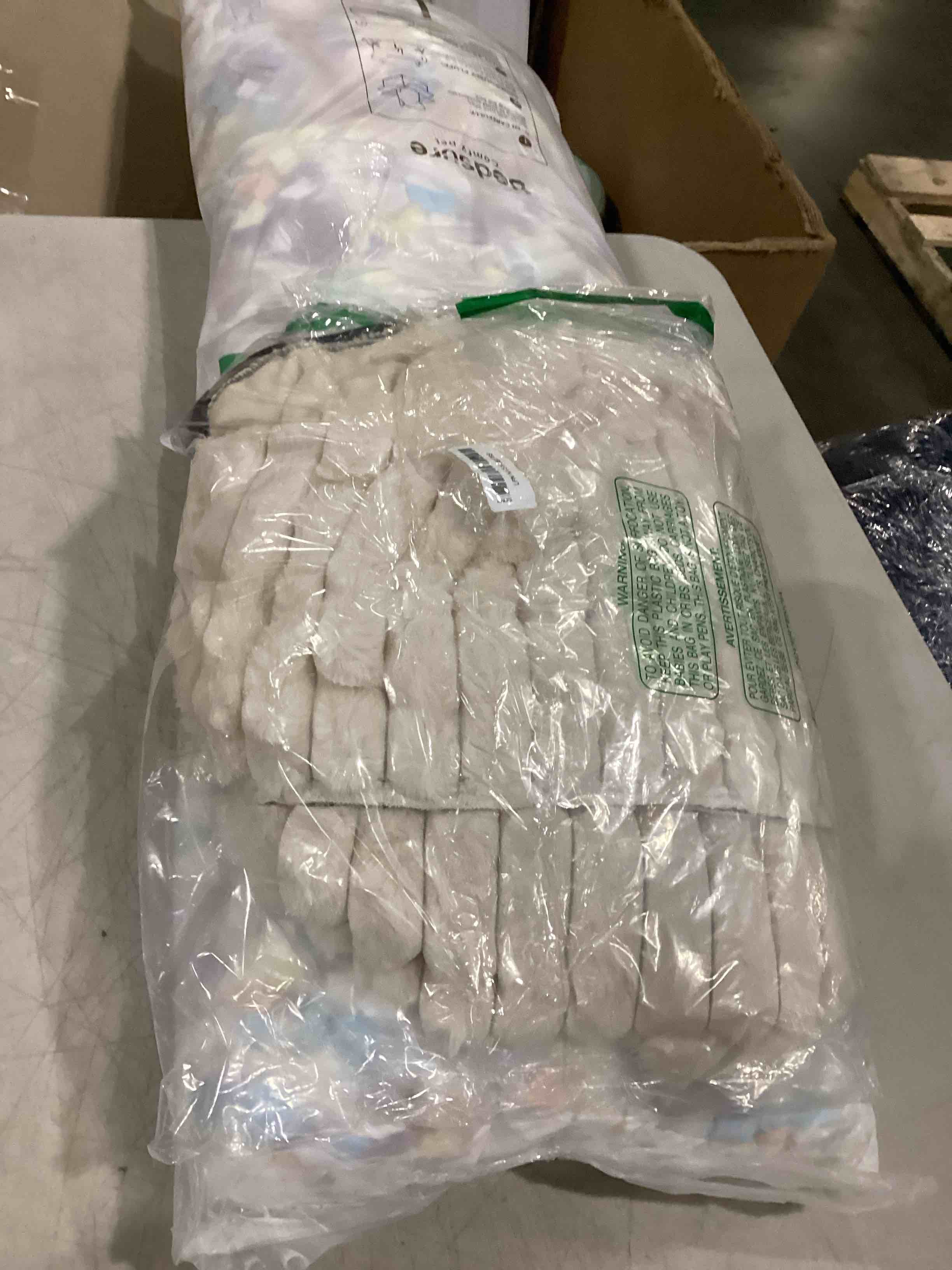 https://s3.amazonaws.com/lotting-images-prod/bidfta/PPE2366856_1750508073036.jpeg