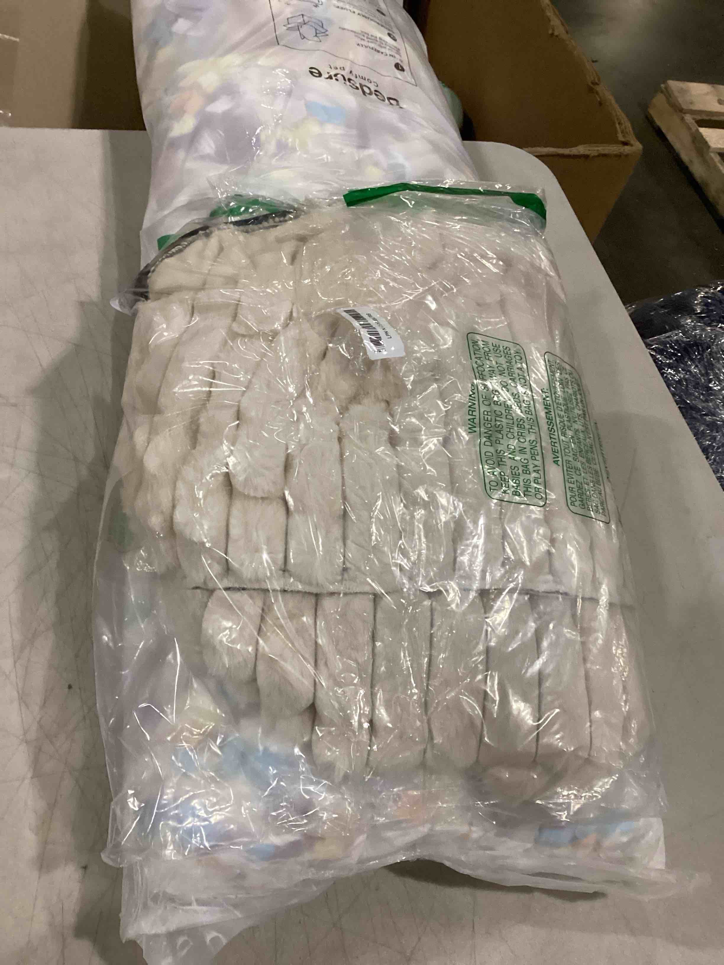 https://s3.amazonaws.com/lotting-images-prod/bidfta/PPE2366856_1750508073970.jpeg