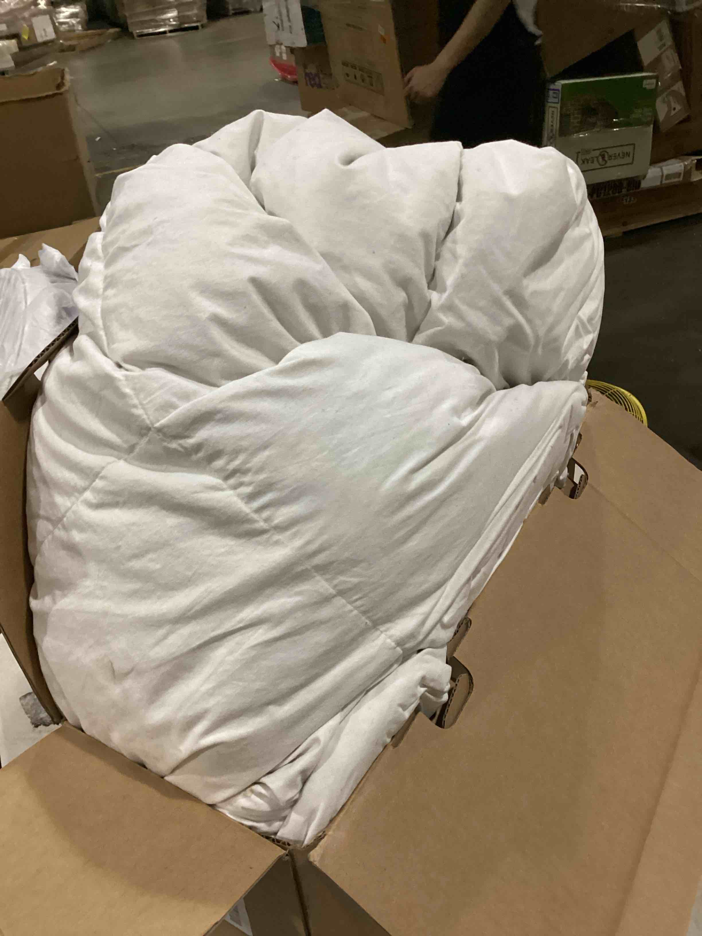 https://s3.amazonaws.com/lotting-images-prod/bidfta/PPE2366939_1750530133969.jpeg