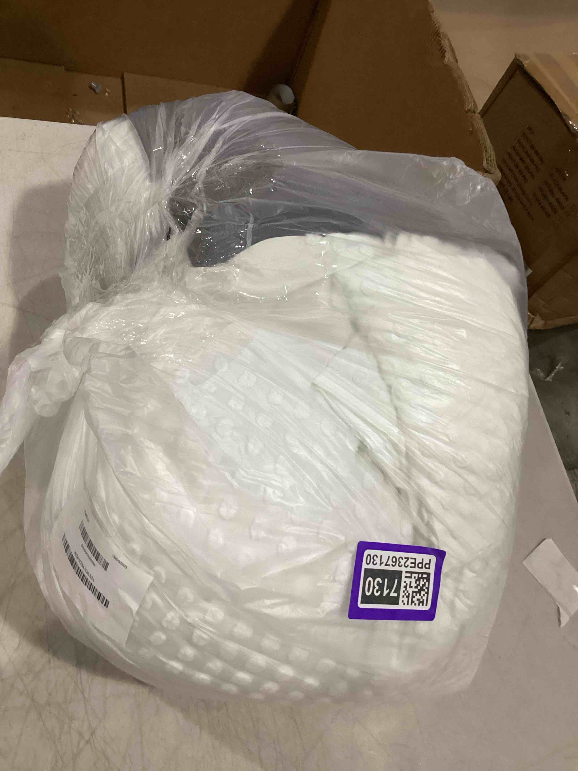 https://s3.amazonaws.com/lotting-images-prod/bidfta/PPE2367130_1750936701457.jpeg