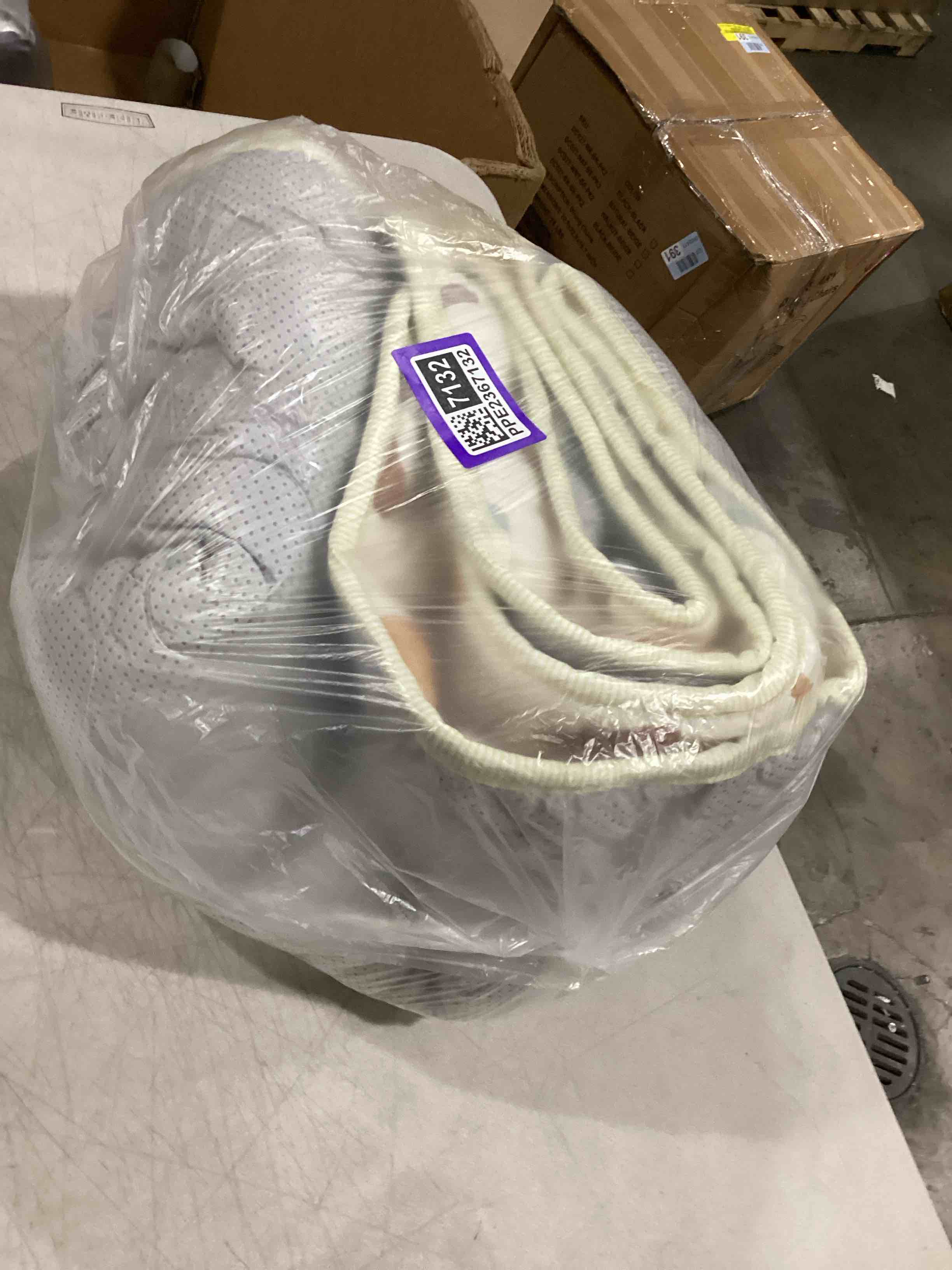 https://s3.amazonaws.com/lotting-images-prod/bidfta/PPE2367132_1750936985675.jpeg