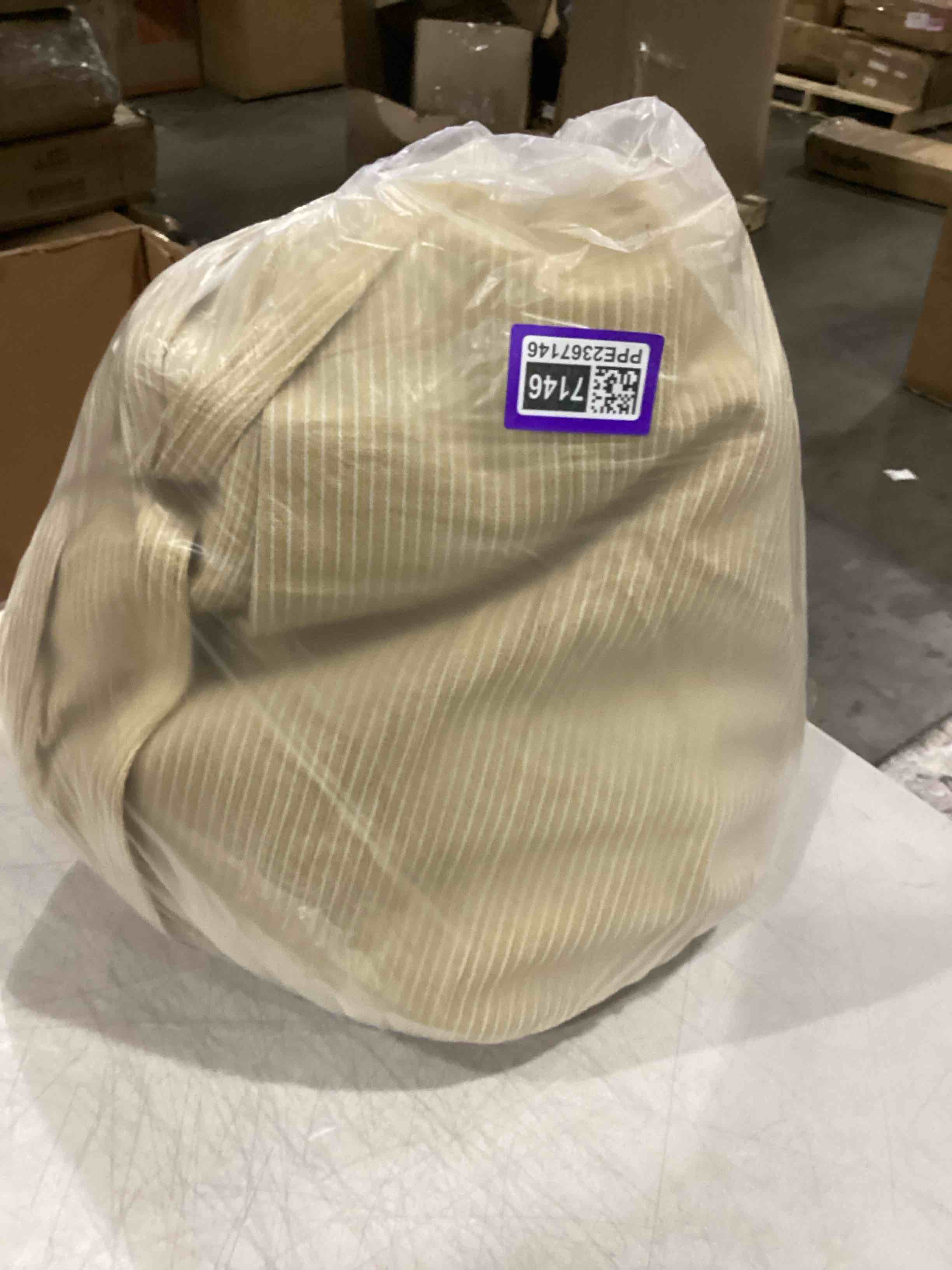 https://s3.amazonaws.com/lotting-images-prod/bidfta/PPE2367146_1750939631485.jpeg