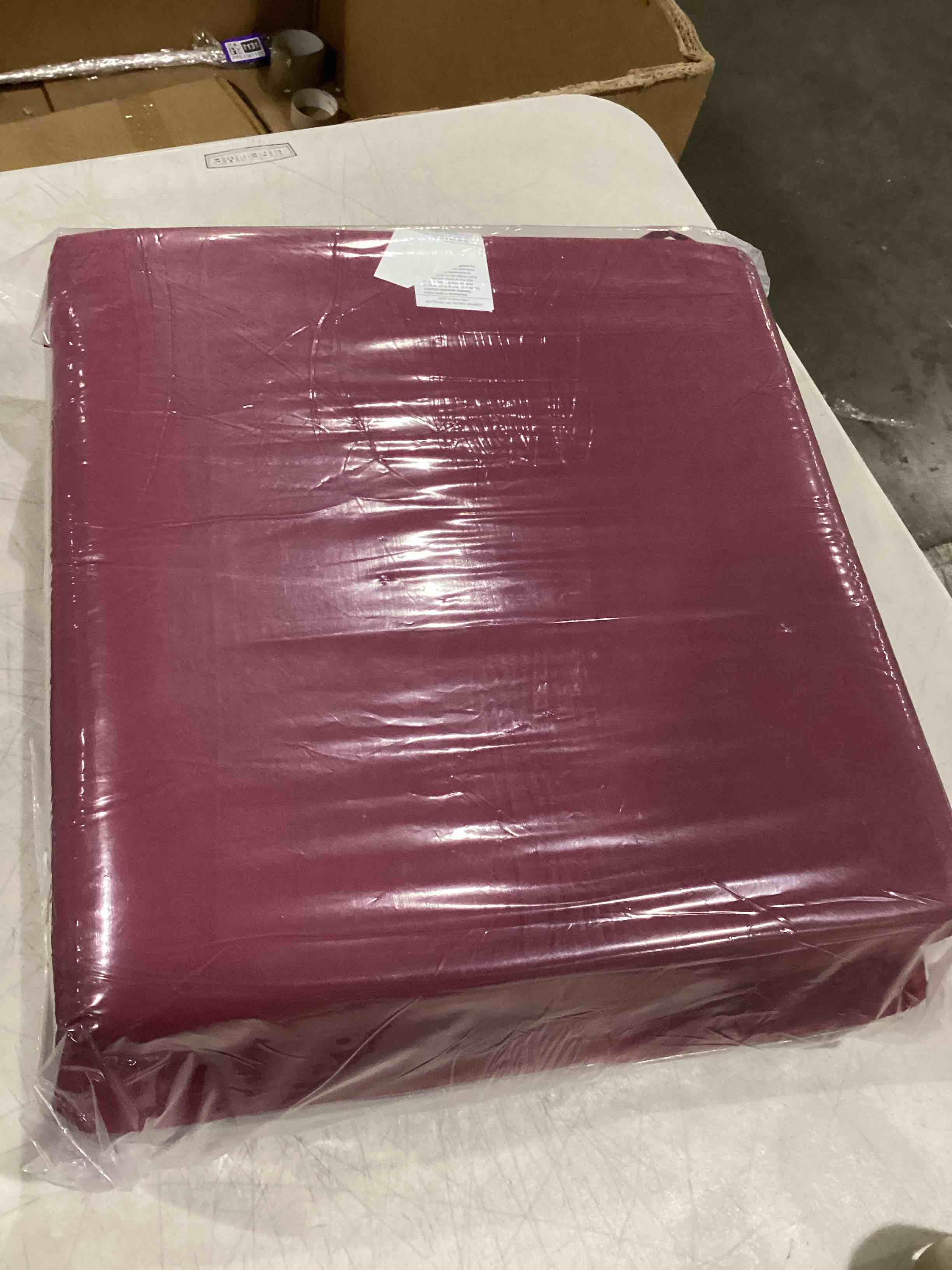 https://s3.amazonaws.com/lotting-images-prod/bidfta/PPE2367148_1750943024117.jpeg
