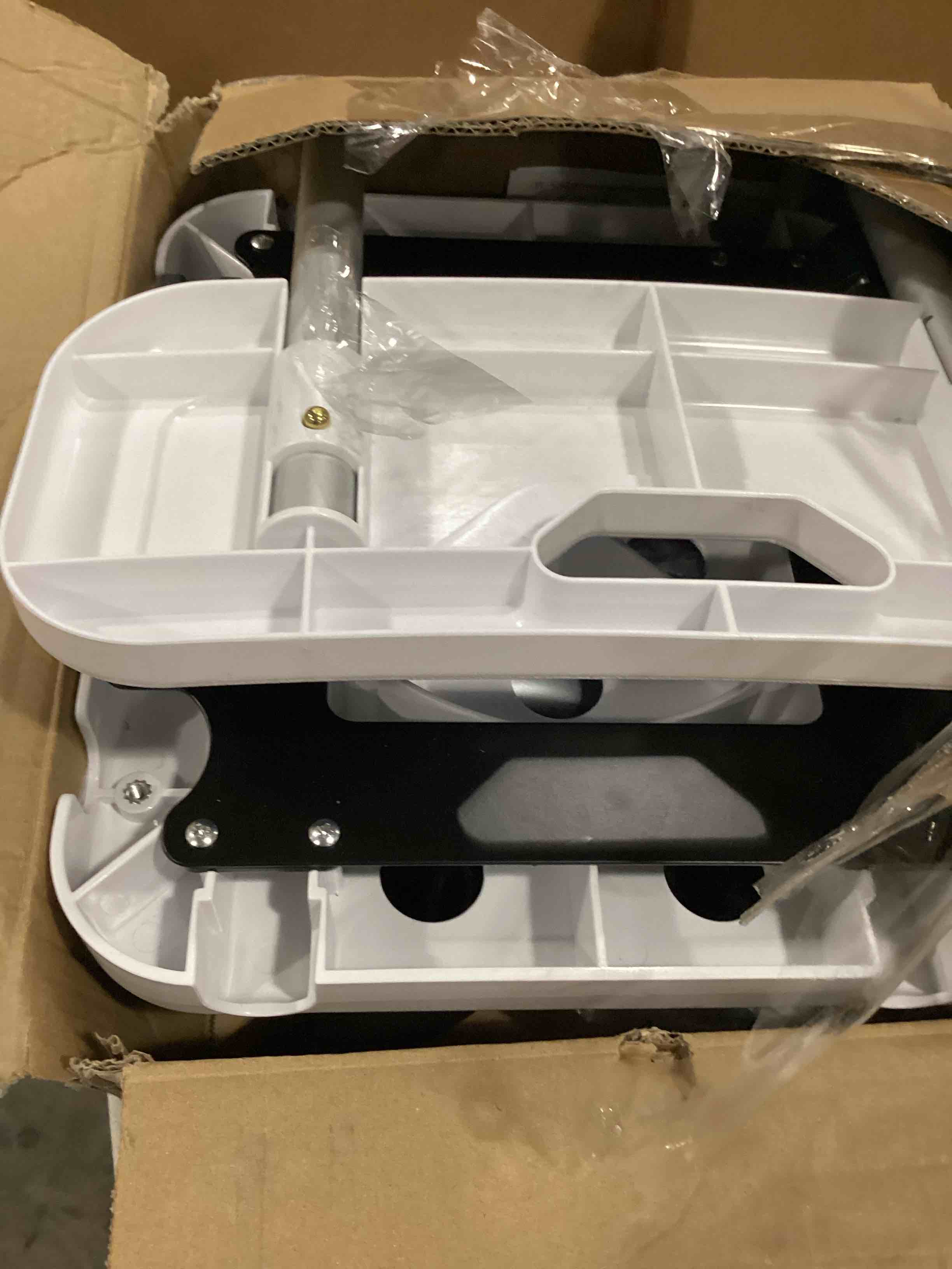 https://s3.amazonaws.com/lotting-images-prod/bidfta/PPE2367154_1750941393344.jpeg