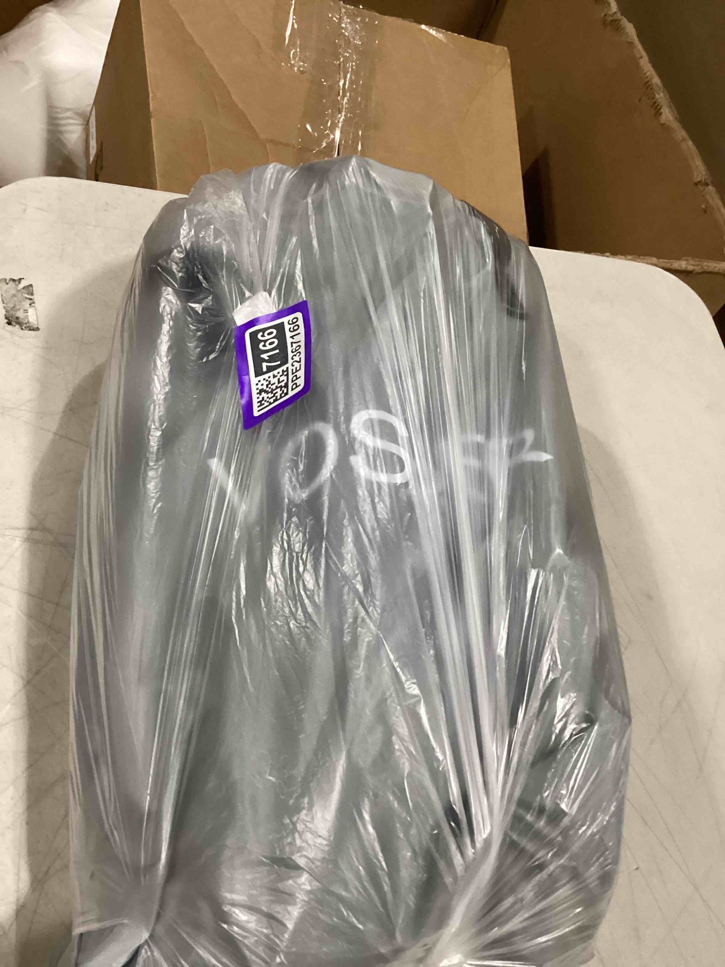 https://s3.amazonaws.com/lotting-images-prod/bidfta/PPE2367166_1750944055828.jpeg