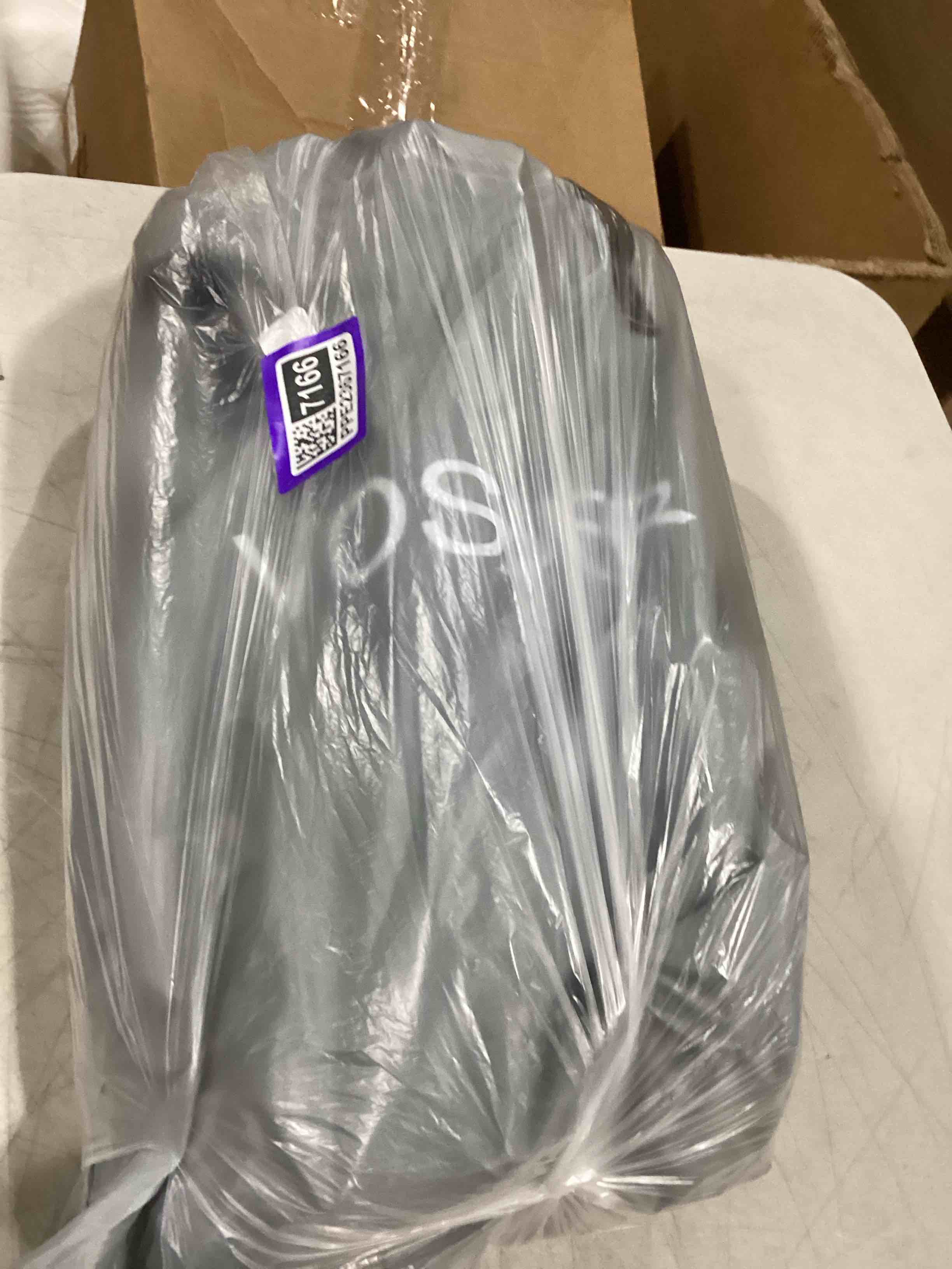 https://s3.amazonaws.com/lotting-images-prod/bidfta/PPE2367166_1750944056535.jpeg