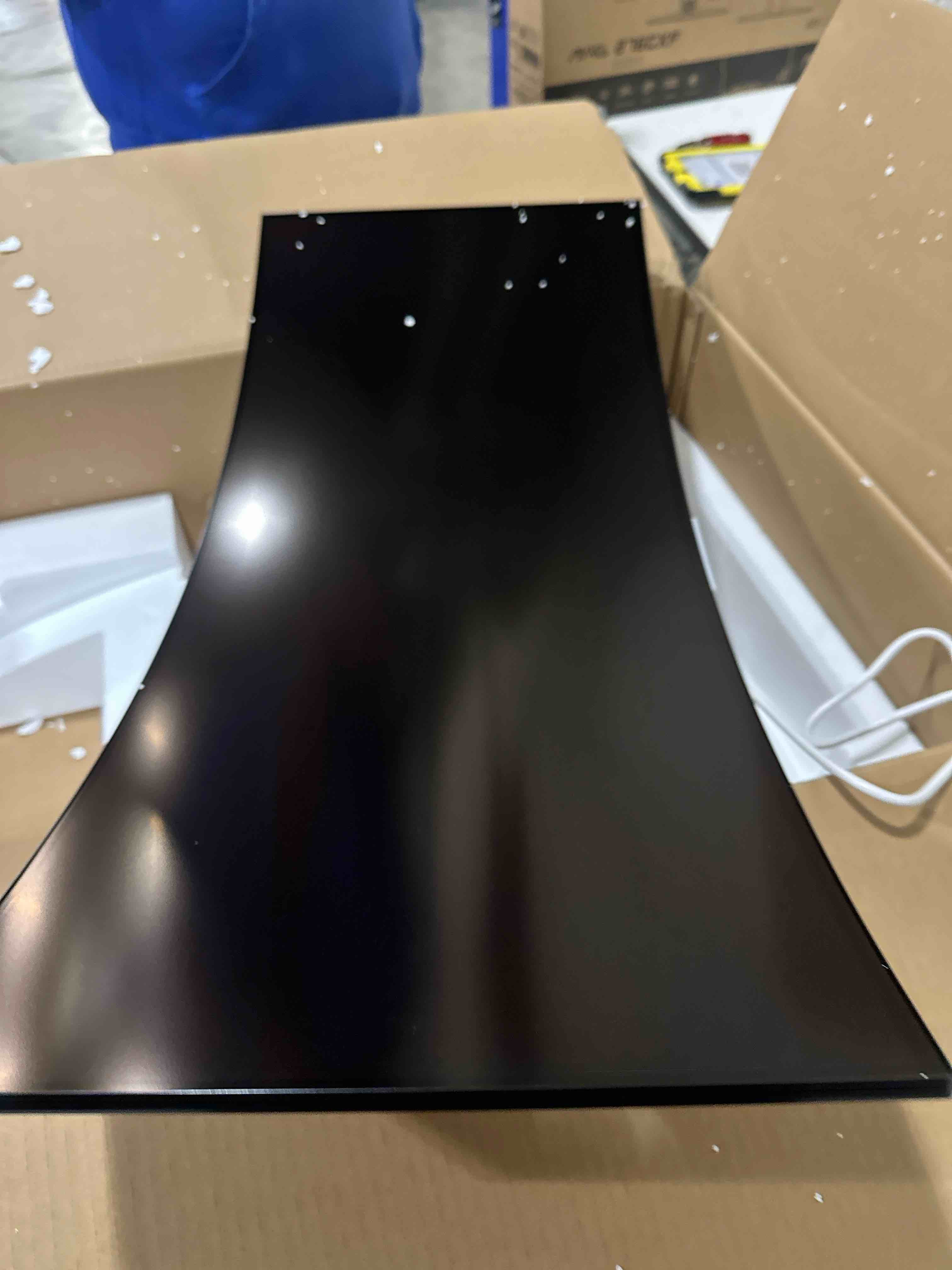 Condition photo showing Good Condition for LG 34GS95QE 34-inch Ultragear OLED Curved Gaming Monitor WQHD 1440p 800R 240Hz 0.03ms AMD FreeSync Premium Pro NVIDIA G-Sync HDMI 2.1 DisplayPort Tilt/Height/Swivel Stand White 34 34GS95QE-W