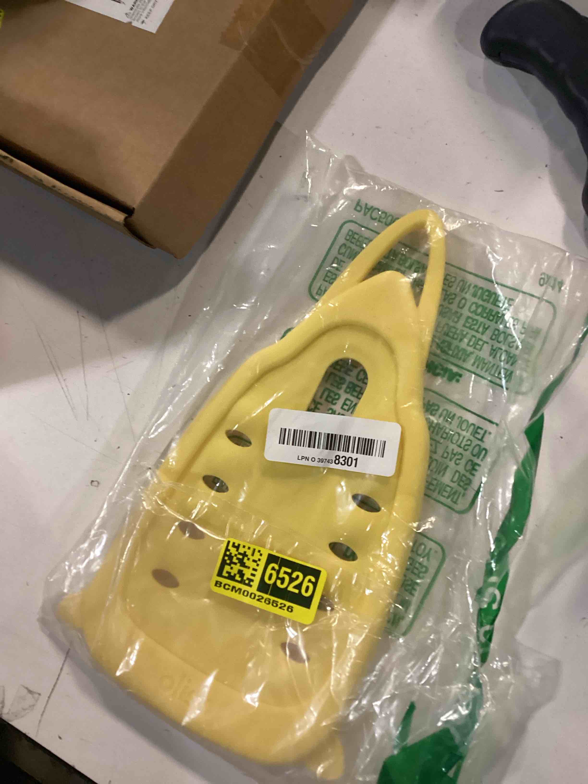 oliso tg1600 pro plus 1800 watt smartiron with auto lift & oliso solemate silicon iron soleplate protector & ironing board cover, yellow