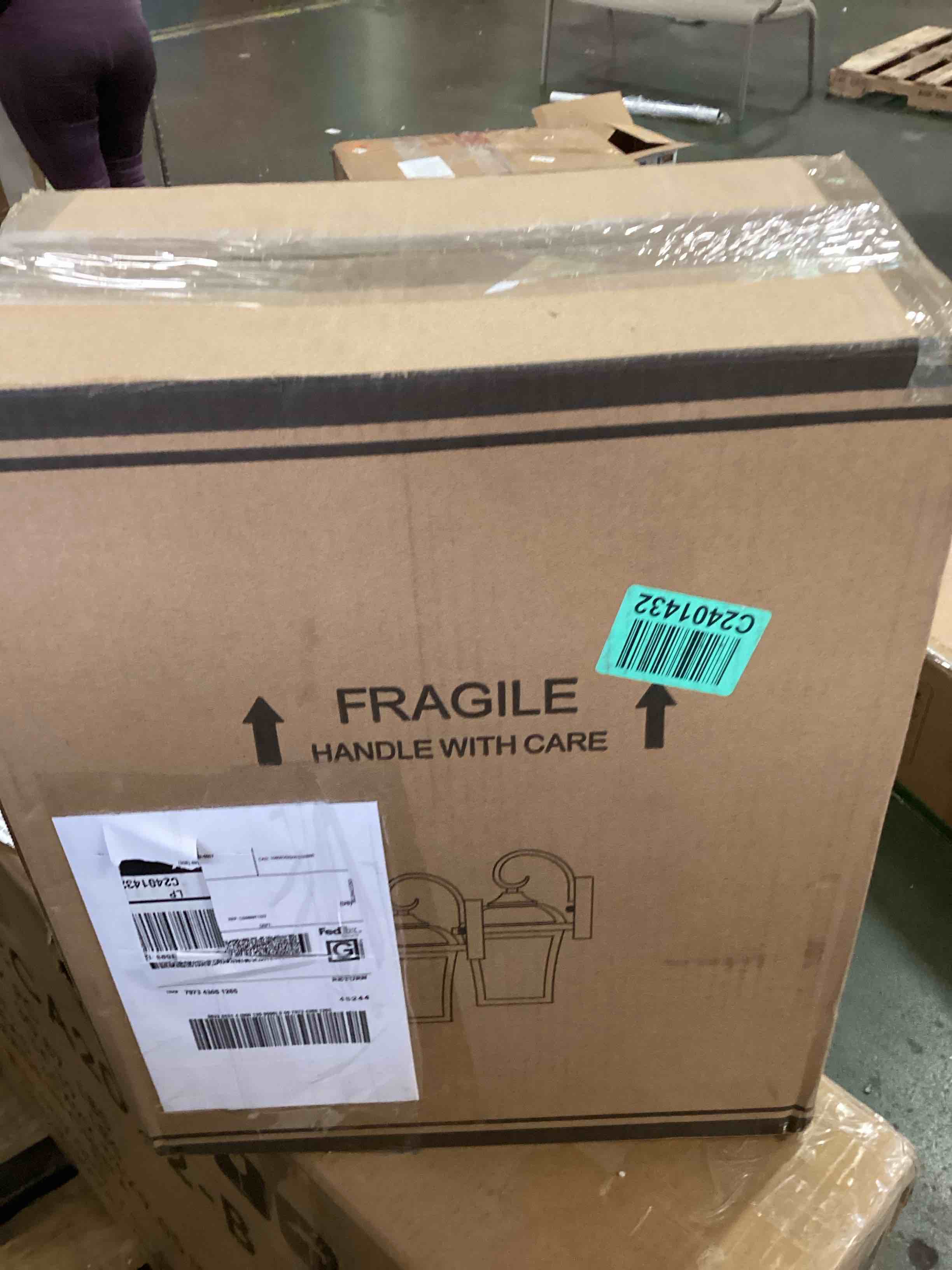 https://s3.amazonaws.com/lotting-images-prod/bidfta/PPE2464678_1747140584752.jpeg