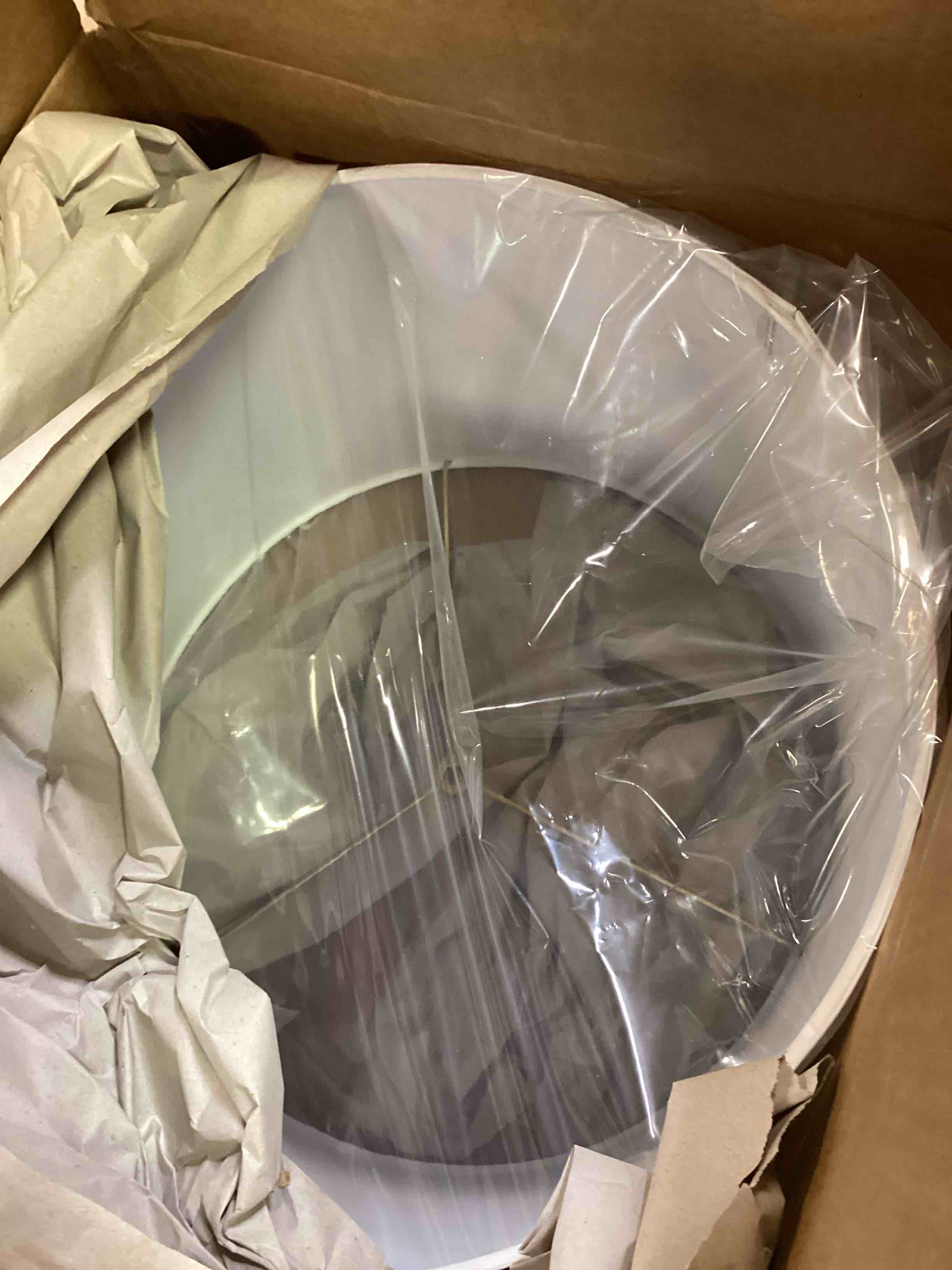 https://s3.amazonaws.com/lotting-images-prod/bidfta/PPE2466029_1749755518930.jpeg