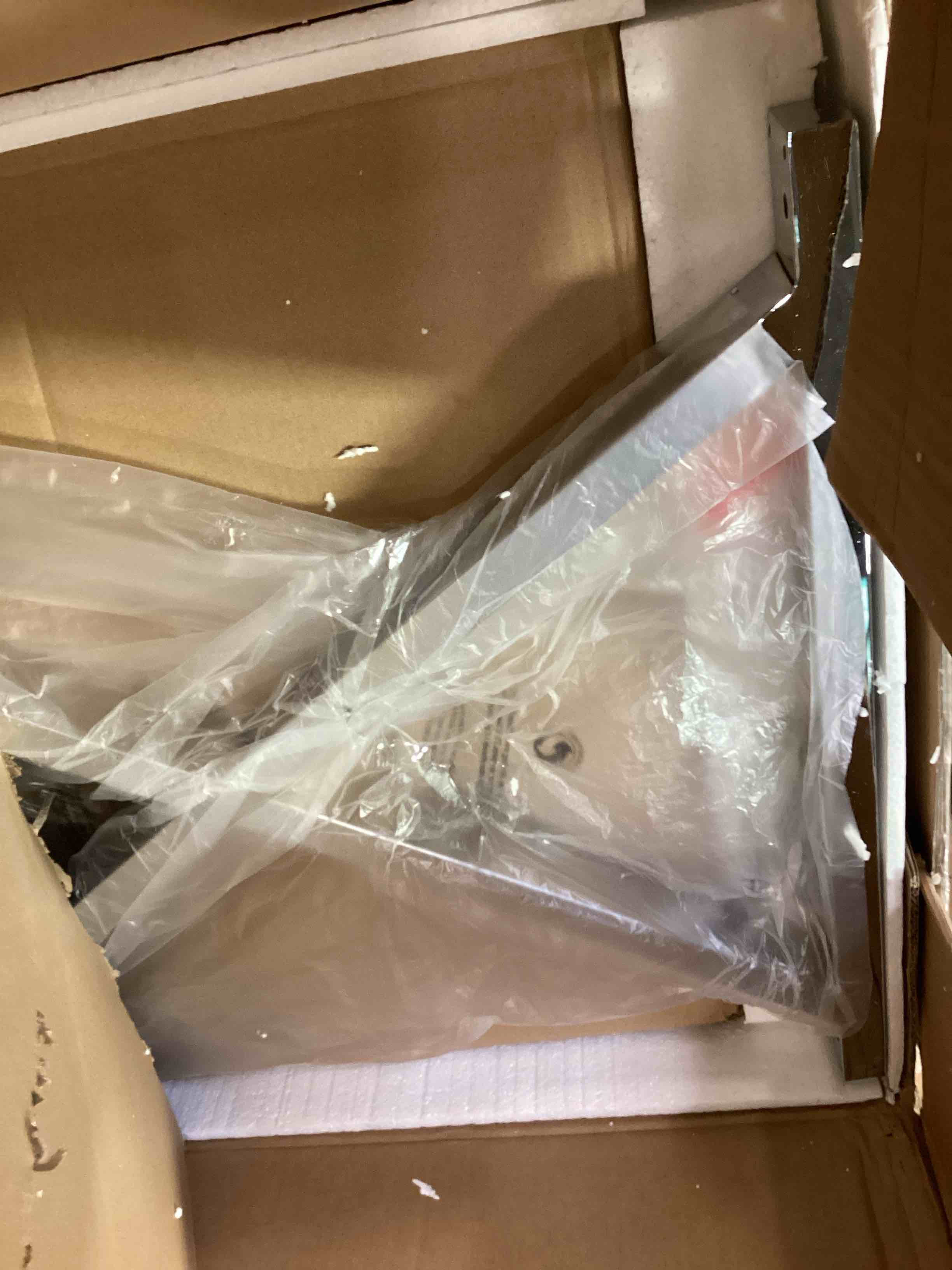 https://s3.amazonaws.com/lotting-images-prod/bidfta/PPE2466114_1749835019102.jpeg