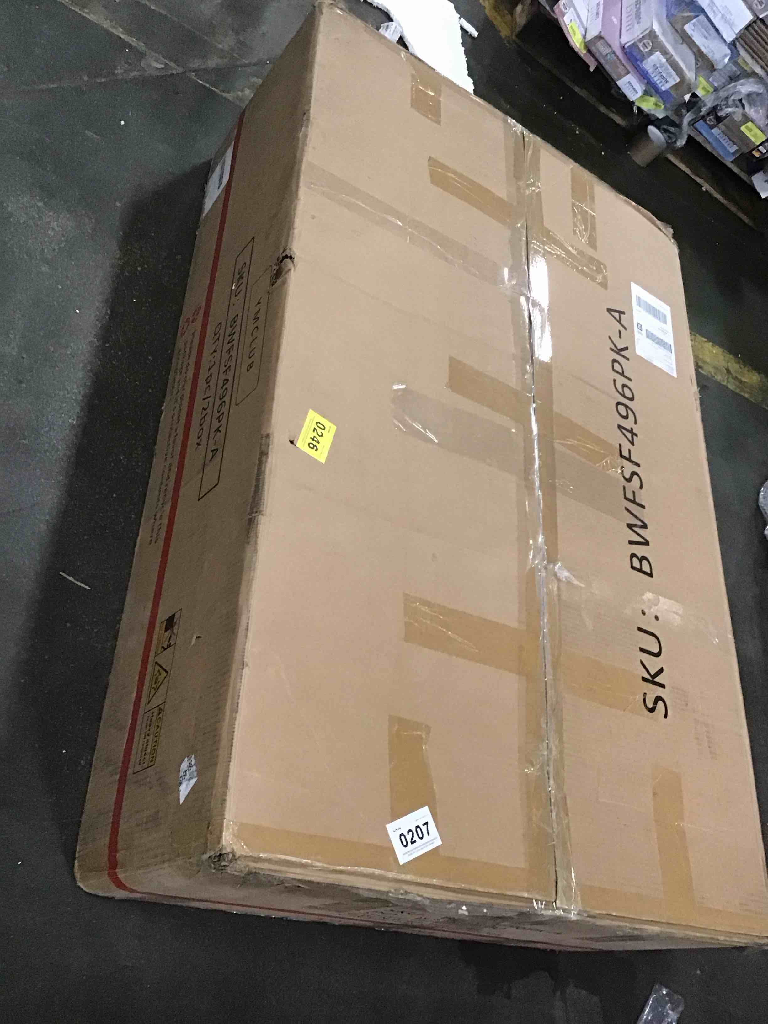 https://s3.amazonaws.com/lotting-images-prod/bidfta/PPE2466978_1751026371458.jpeg