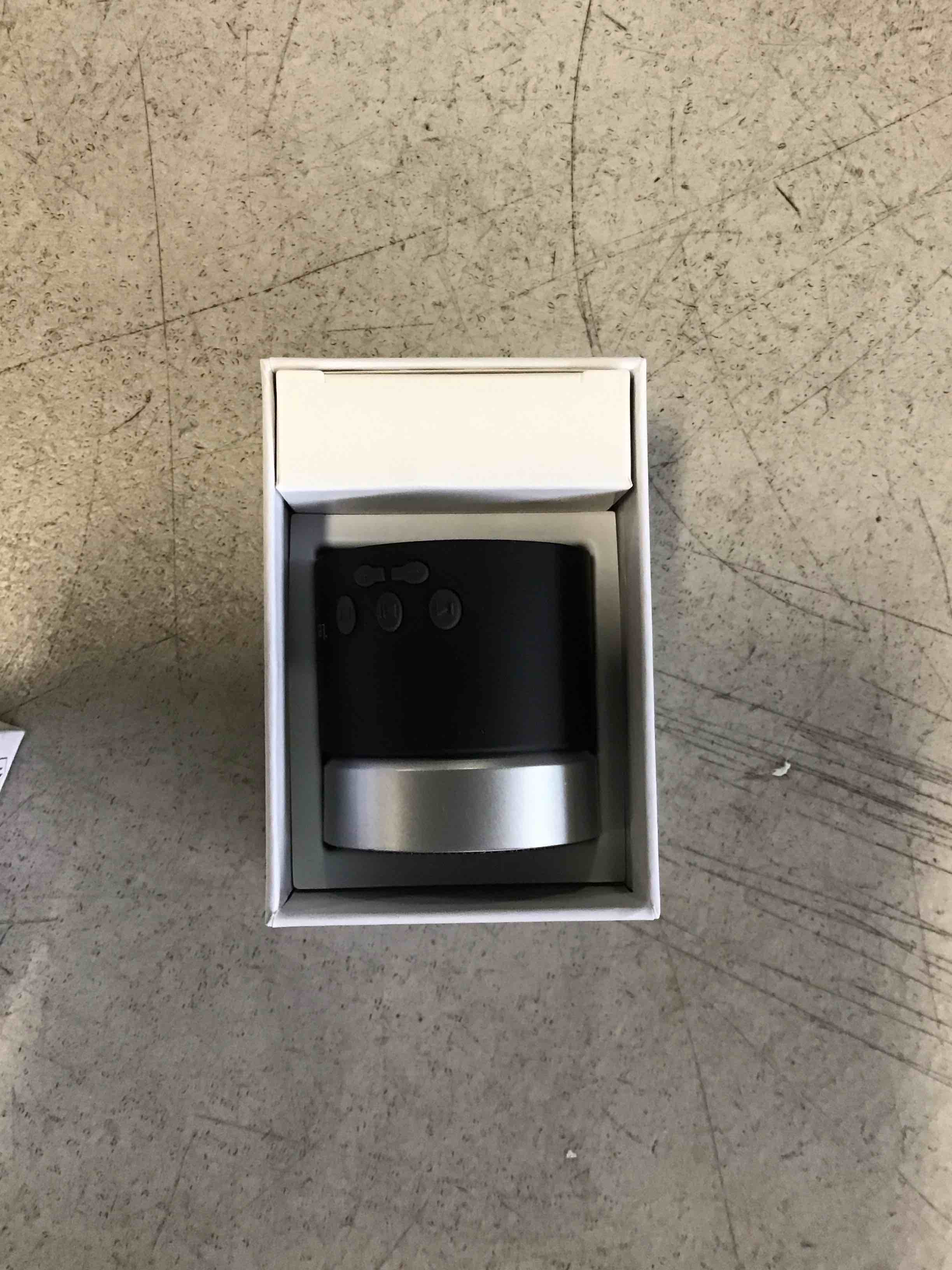 https://s3.amazonaws.com/lotting-images-prod/bidfta/PPE2467255_1747052784405.jpeg