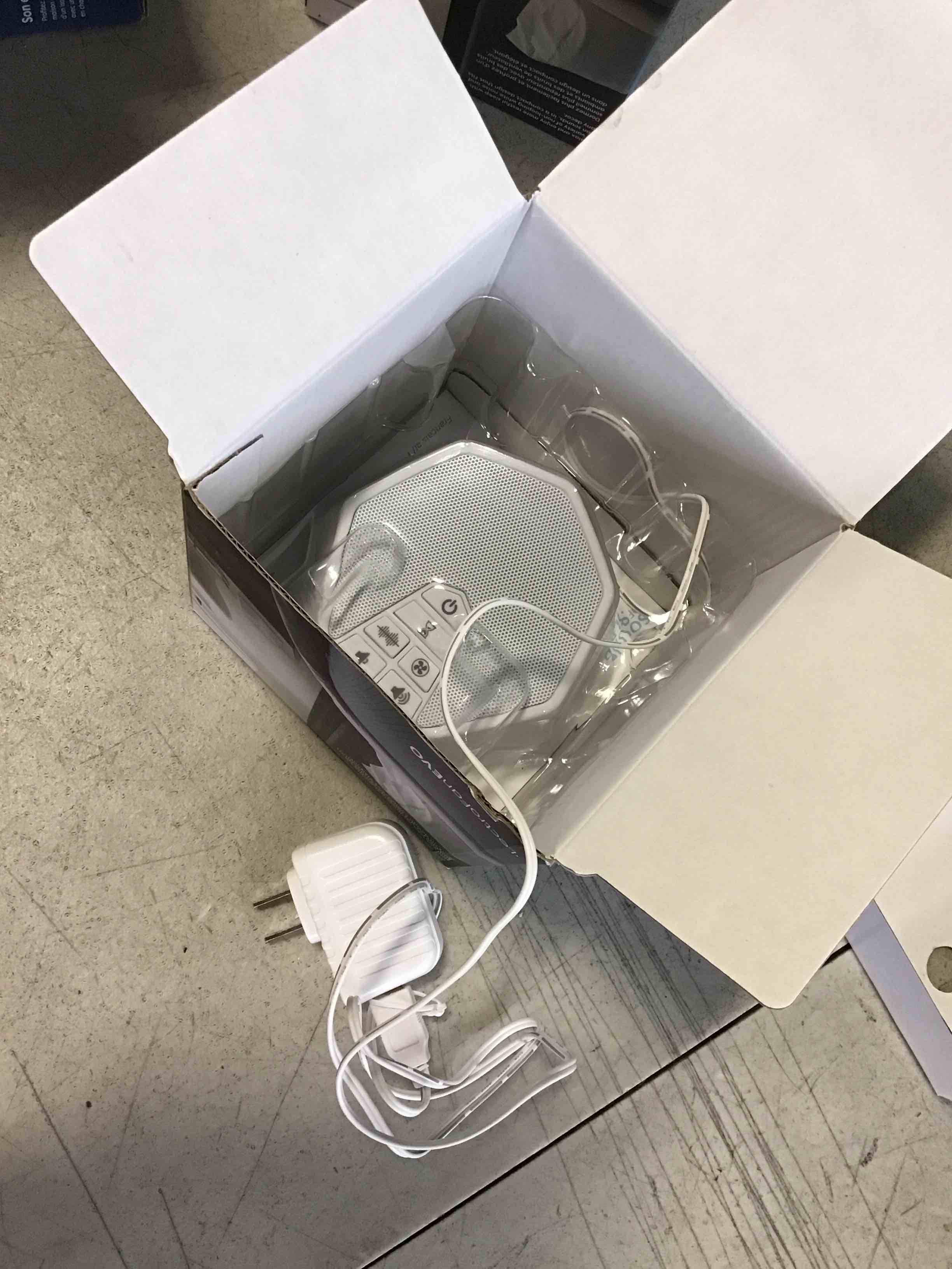 https://s3.amazonaws.com/lotting-images-prod/bidfta/PPE2467269_1747052096722.jpeg