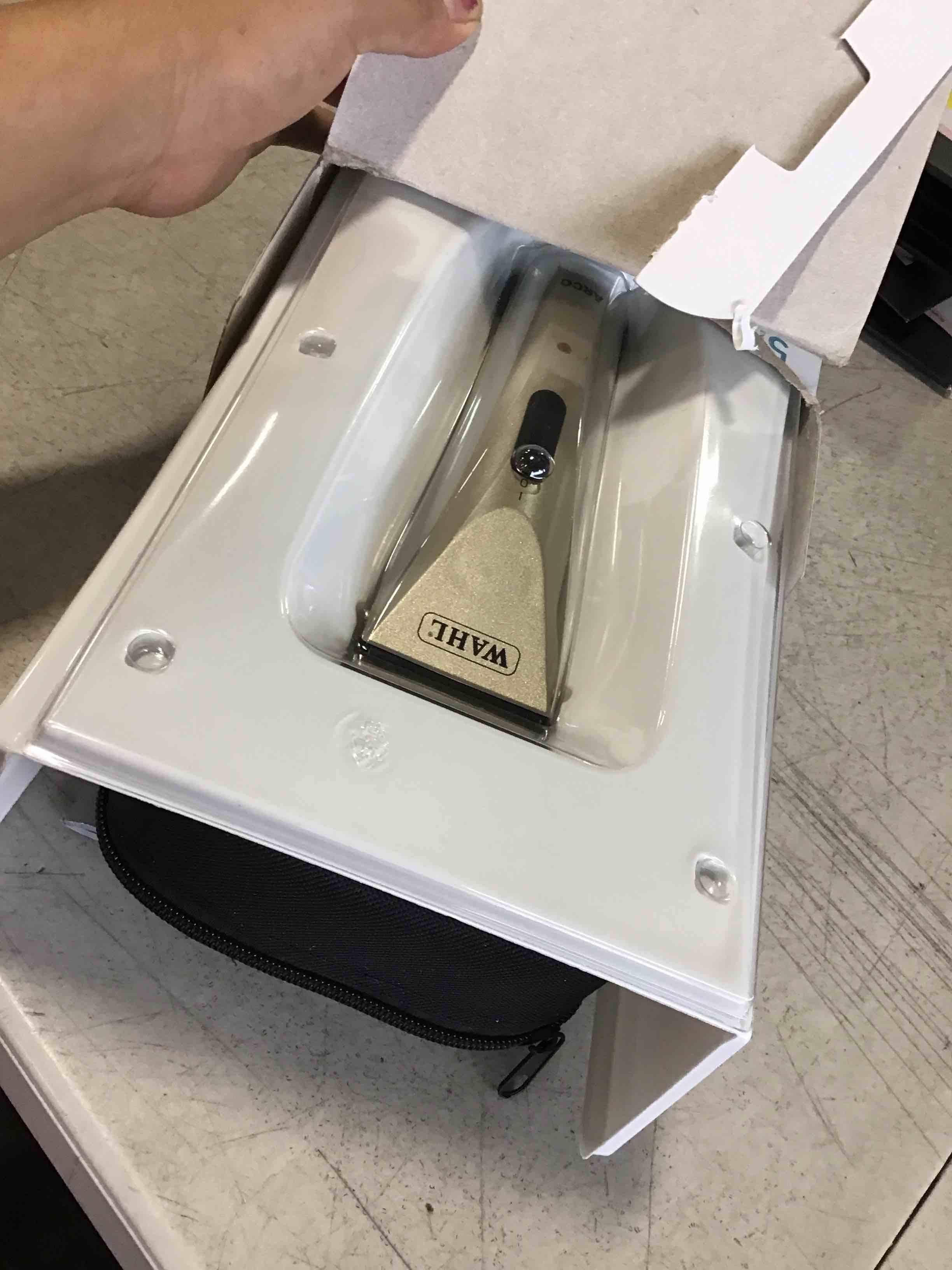 https://s3.amazonaws.com/lotting-images-prod/bidfta/PPE2467315_1747071948991.jpeg