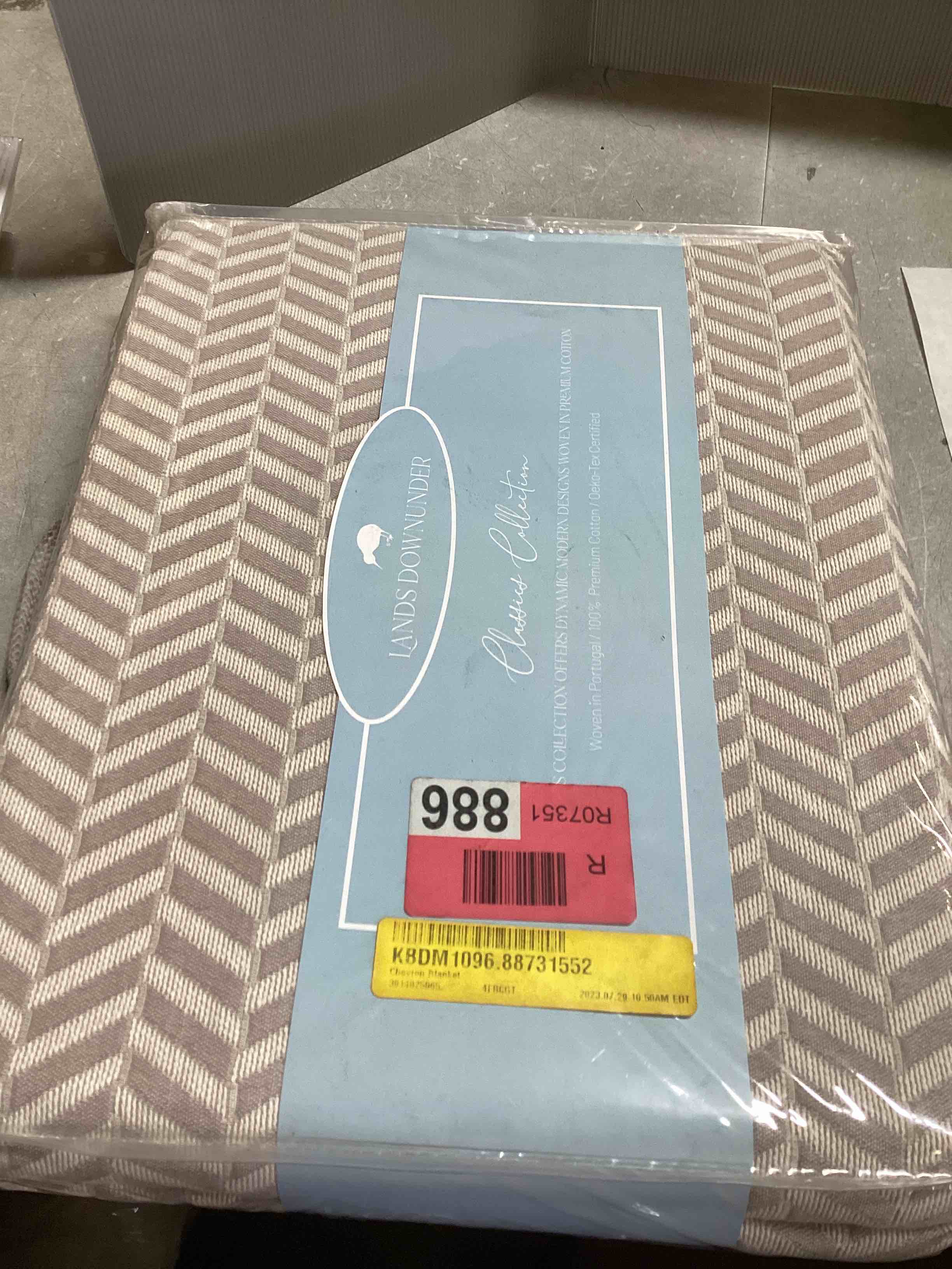 https://s3.amazonaws.com/lotting-images-prod/bidfta/PPE2468038_1747670184583.jpeg