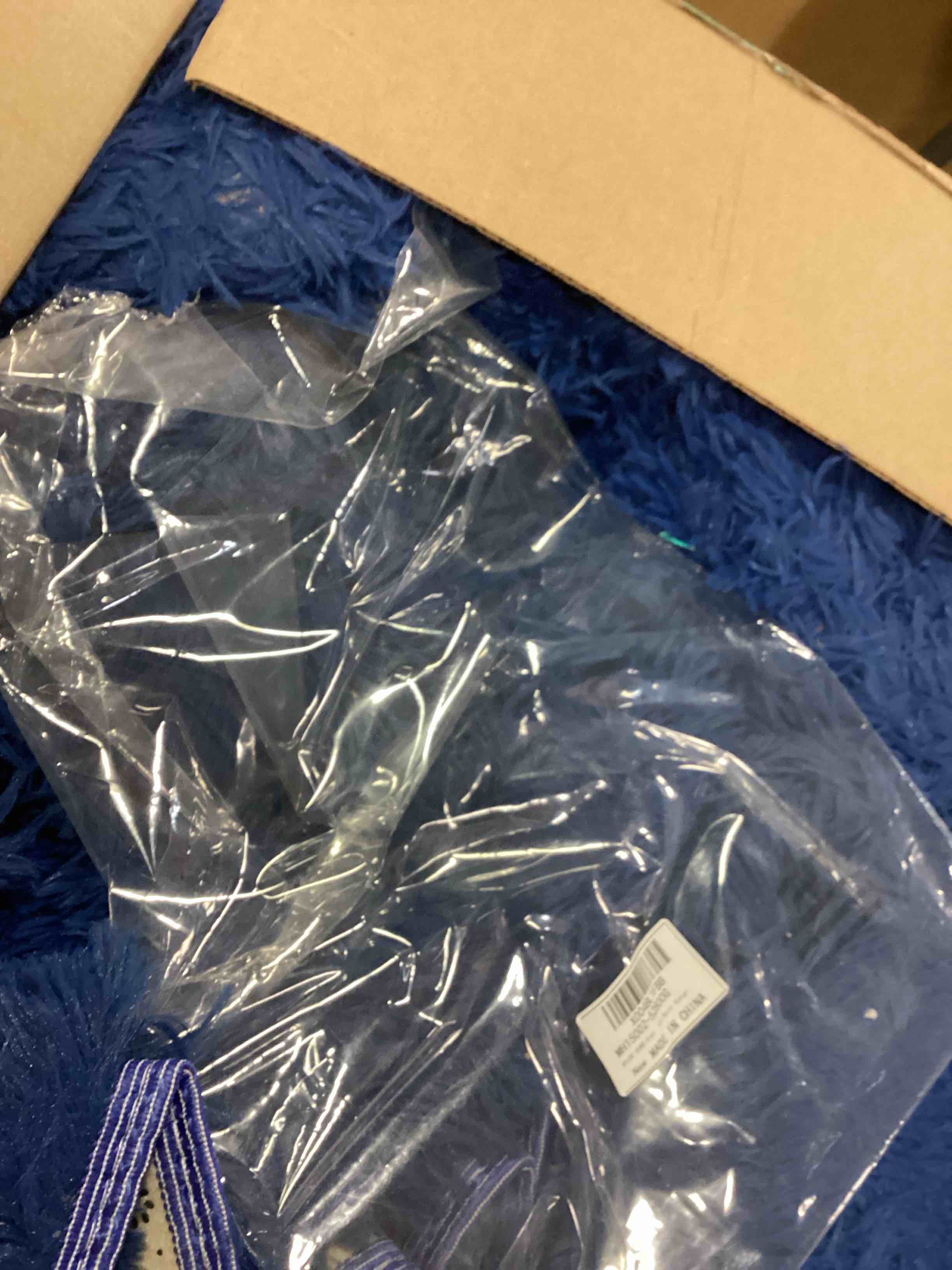 https://s3.amazonaws.com/lotting-images-prod/bidfta/PPE2470116_1745937832865.jpeg