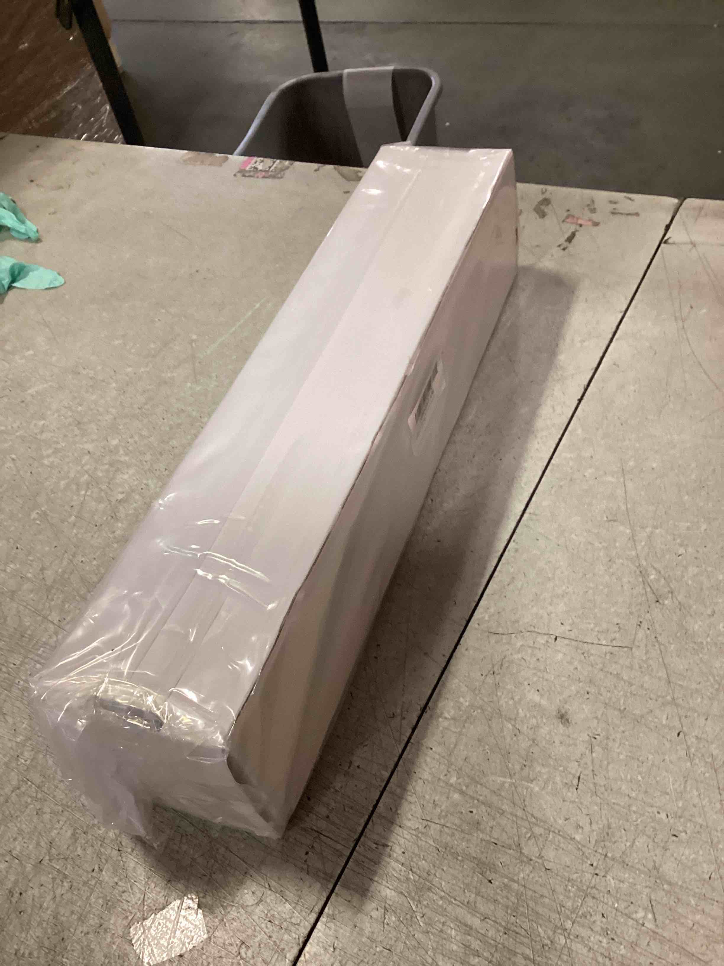 https://s3.amazonaws.com/lotting-images-prod/bidfta/PPE2470213_1746706243259.jpeg