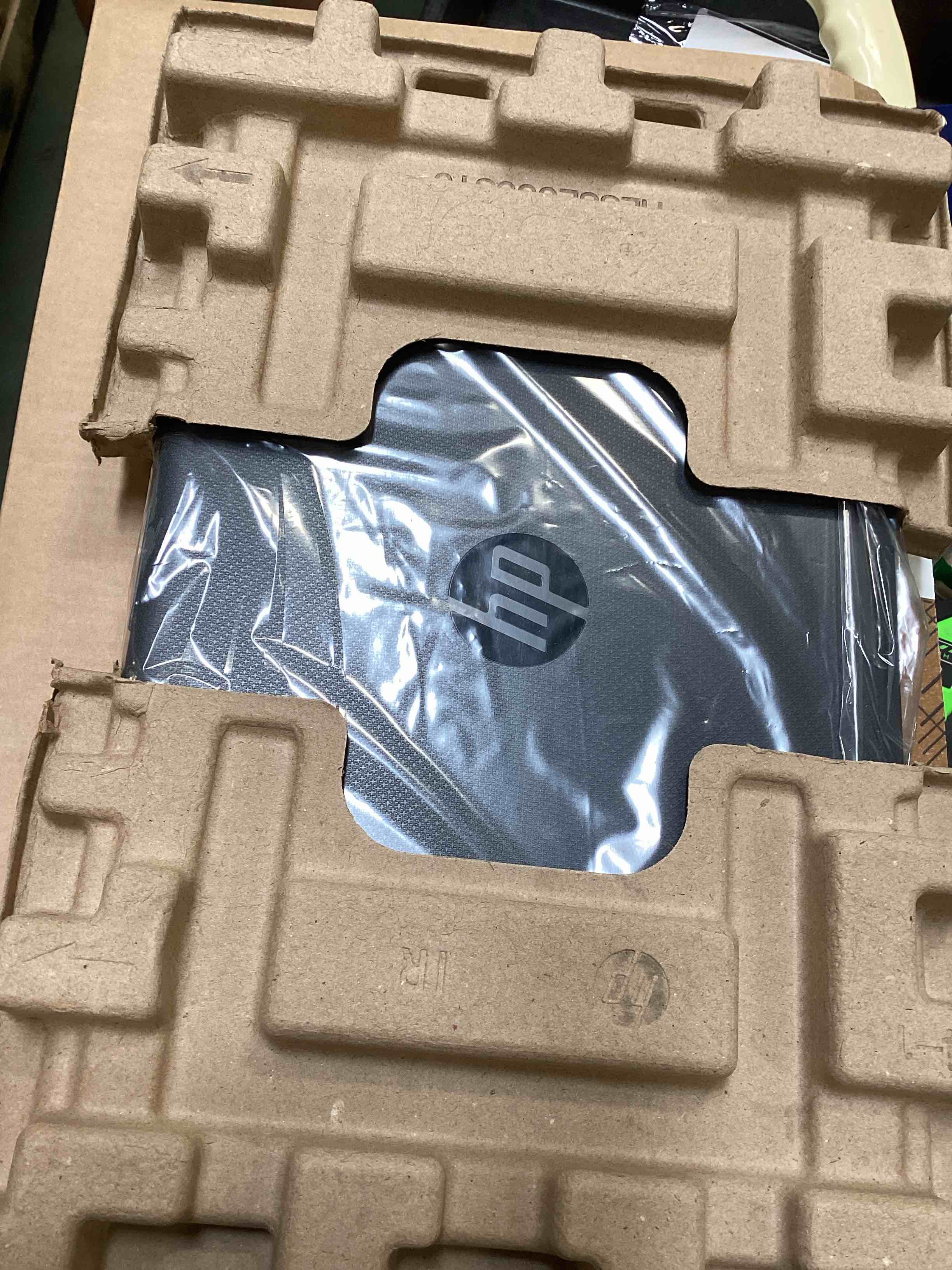 https://s3.amazonaws.com/lotting-images-prod/bidfta/PPE2472116_1749056538047.jpeg