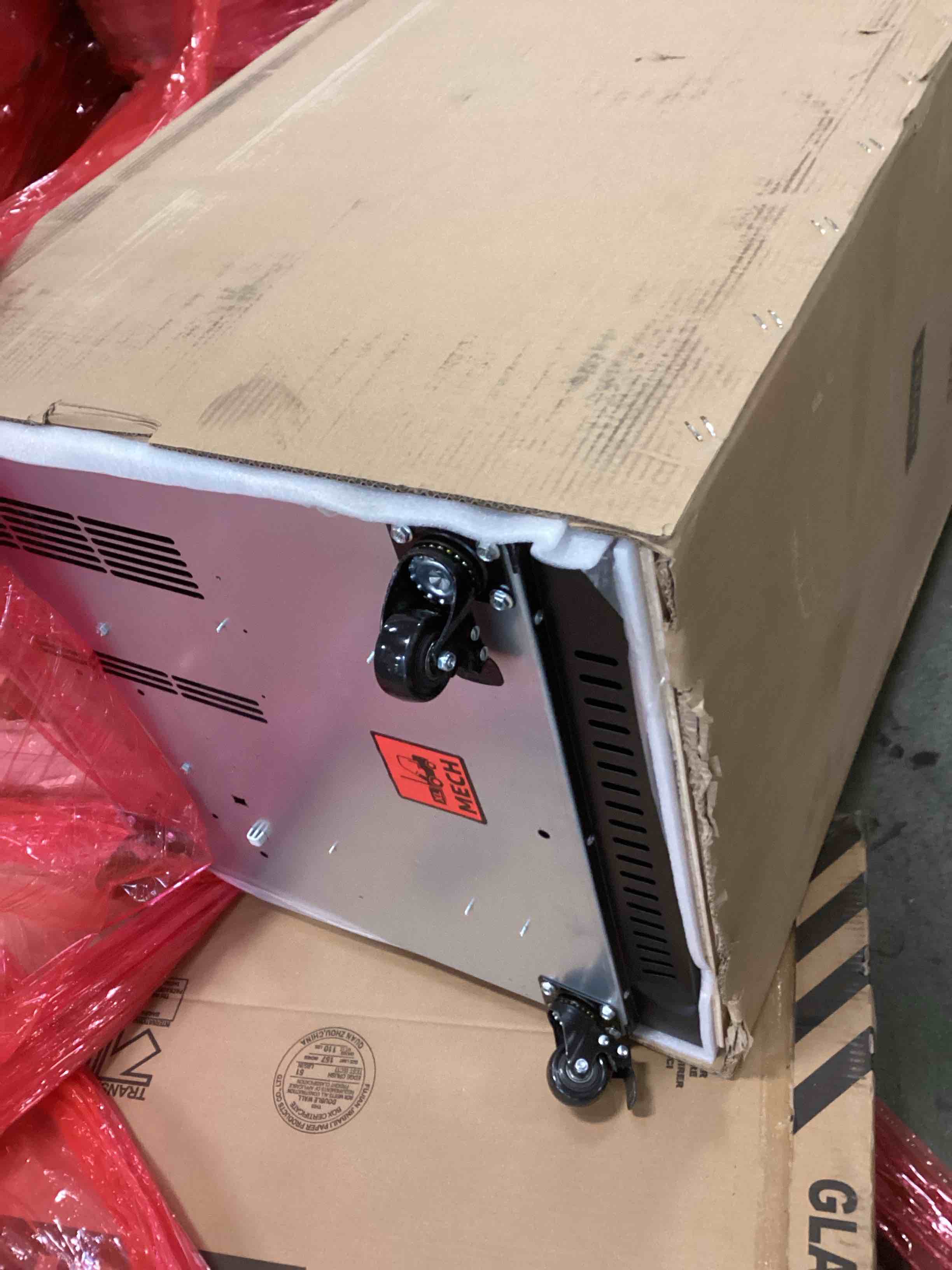 https://s3.amazonaws.com/lotting-images-prod/bidfta/PPE2472322_1749134418891.jpeg