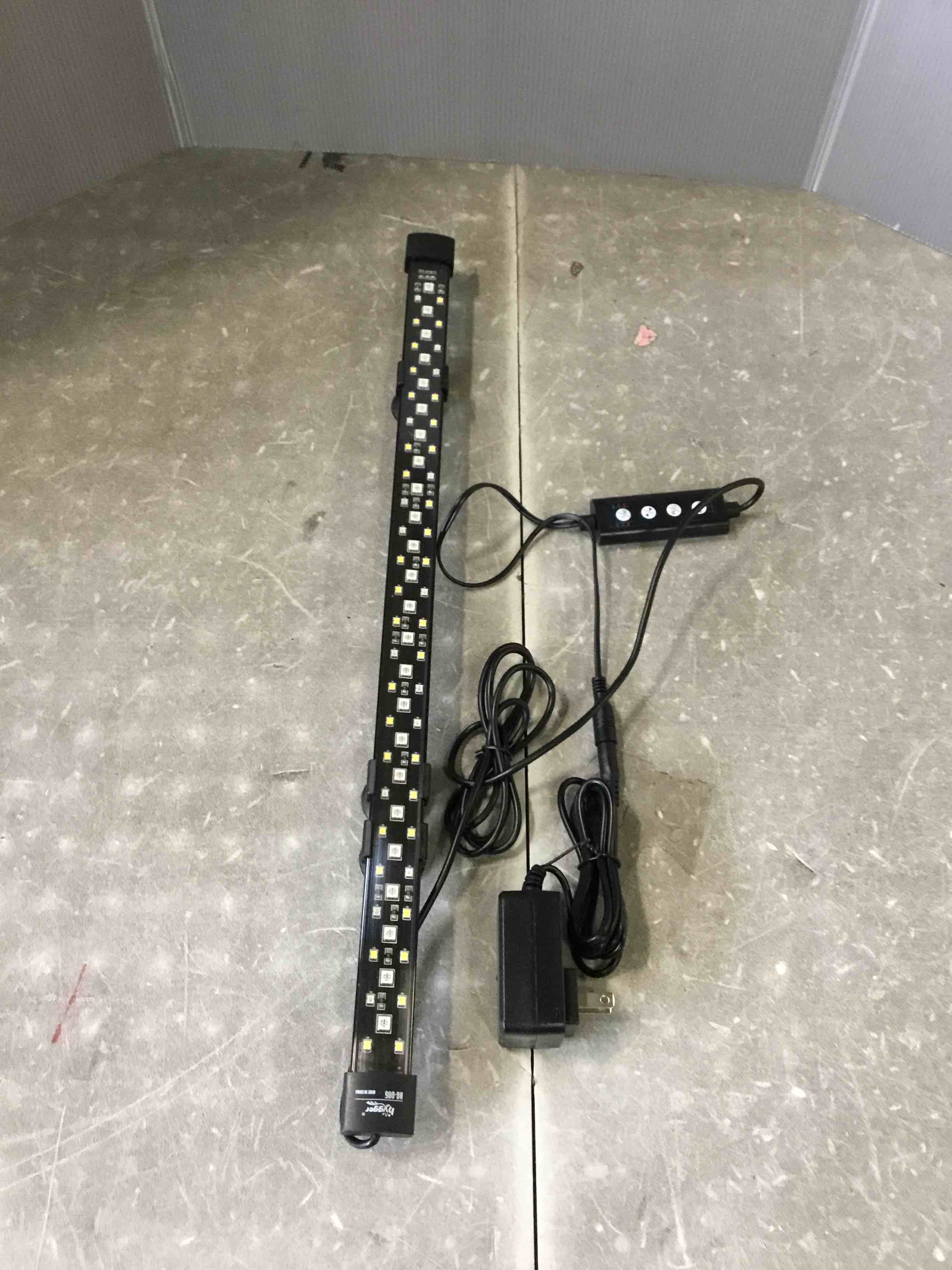 https://s3.amazonaws.com/lotting-images-prod/bidfta/PPE2473190_1747154360397.jpeg