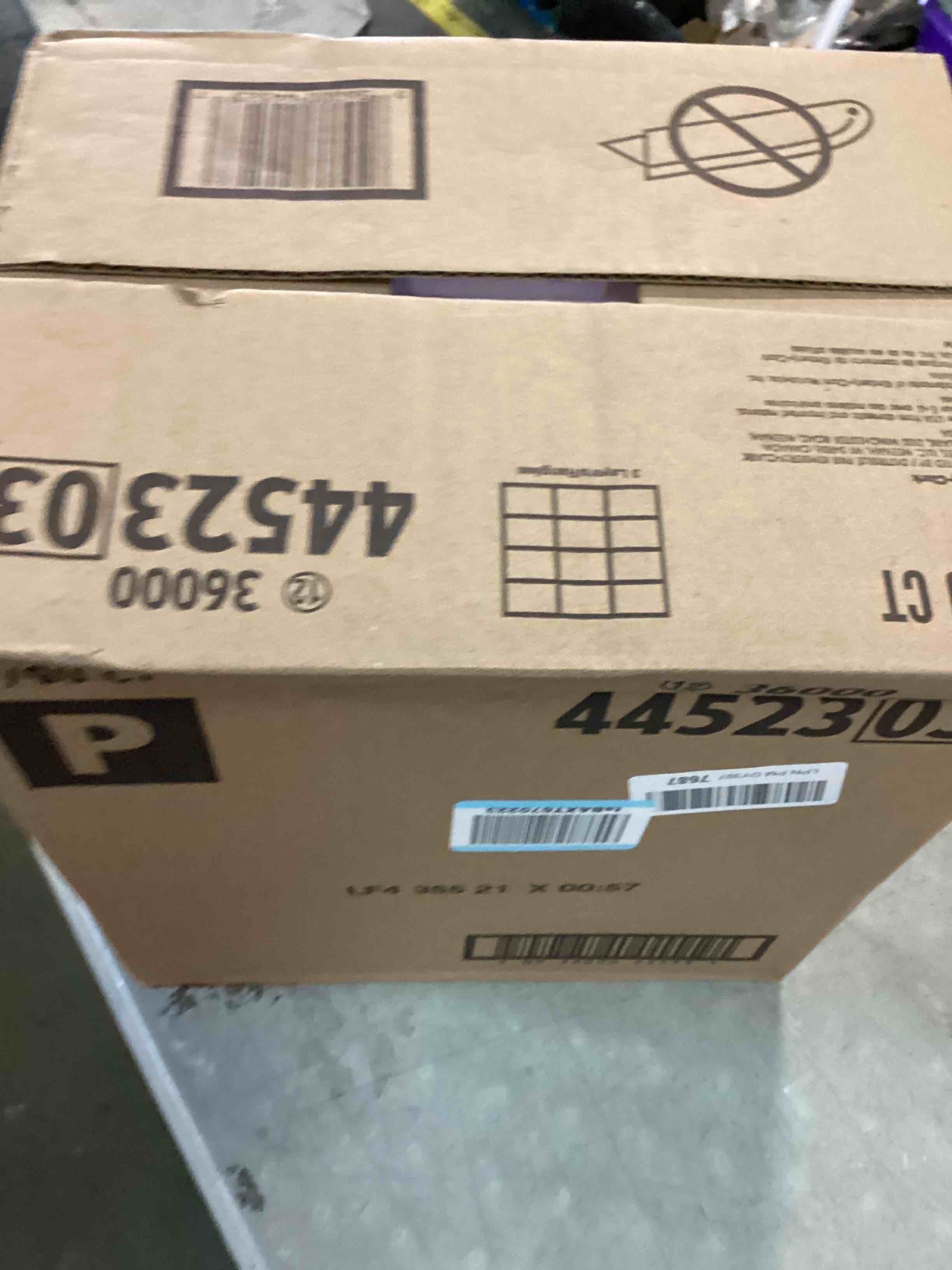 https://s3.amazonaws.com/lotting-images-prod/bidfta/PPE2476549_1746555937679.jpeg