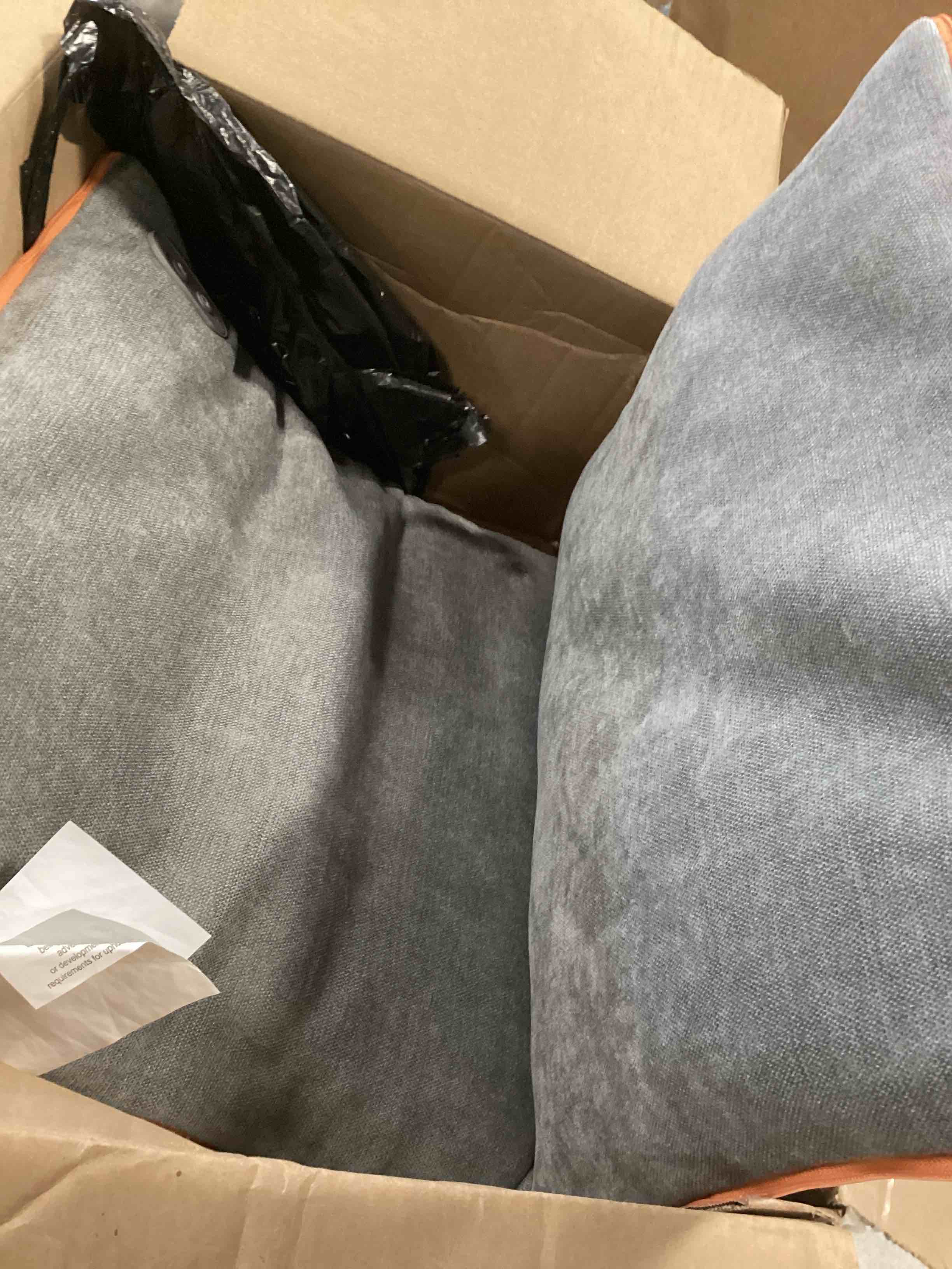 https://s3.amazonaws.com/lotting-images-prod/bidfta/PPE2476720_1746634542831.jpeg