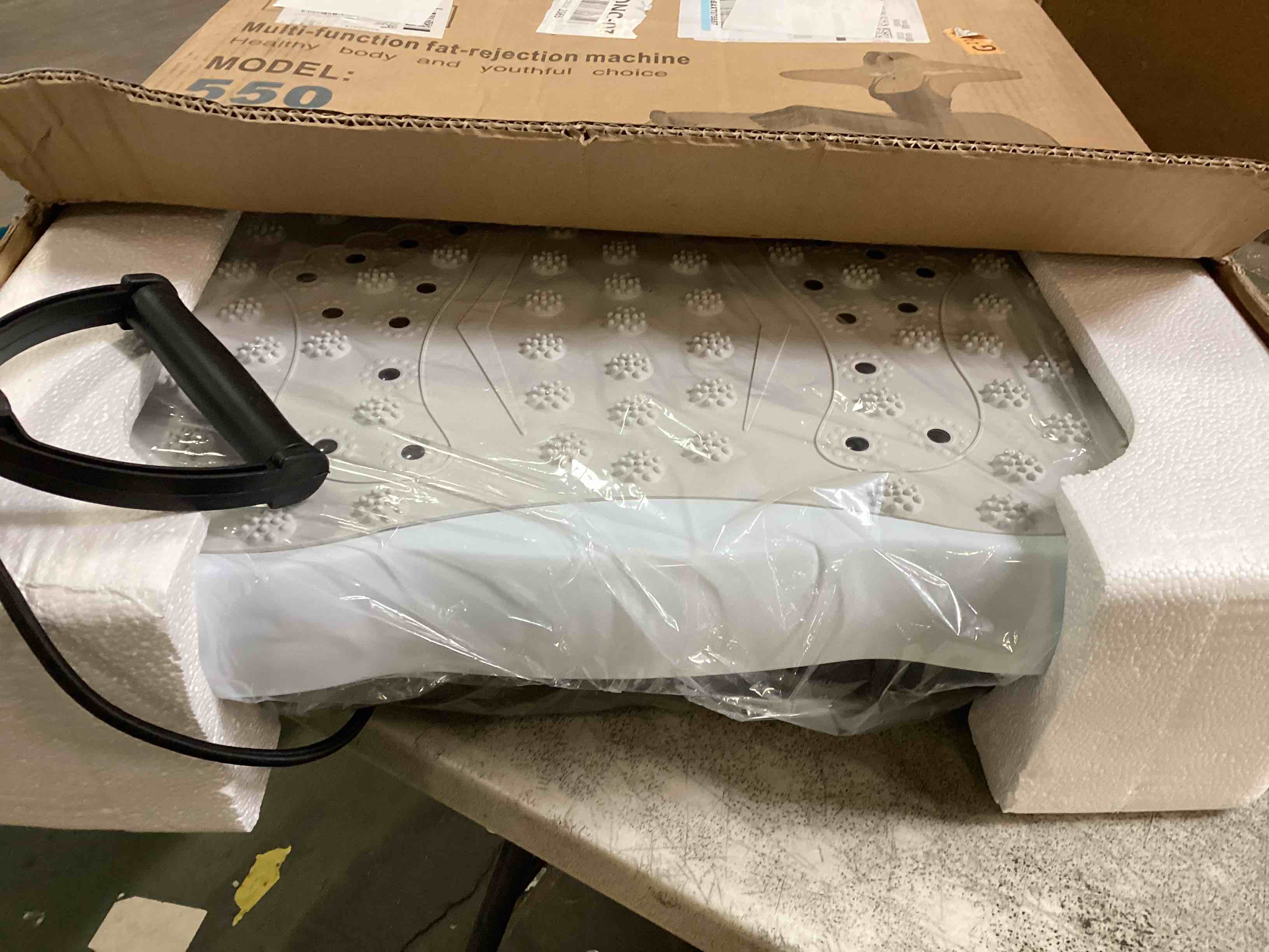 https://s3.amazonaws.com/lotting-images-prod/bidfta/PPE2476983_1746811564335.jpeg