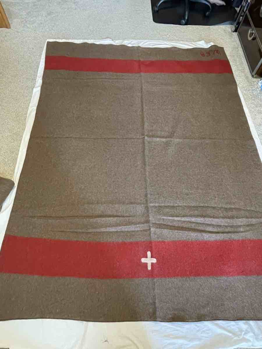 GENUINE SWISS ARMY VINTAGE 100% PURE WOOL BLANKET  70 X 80” 