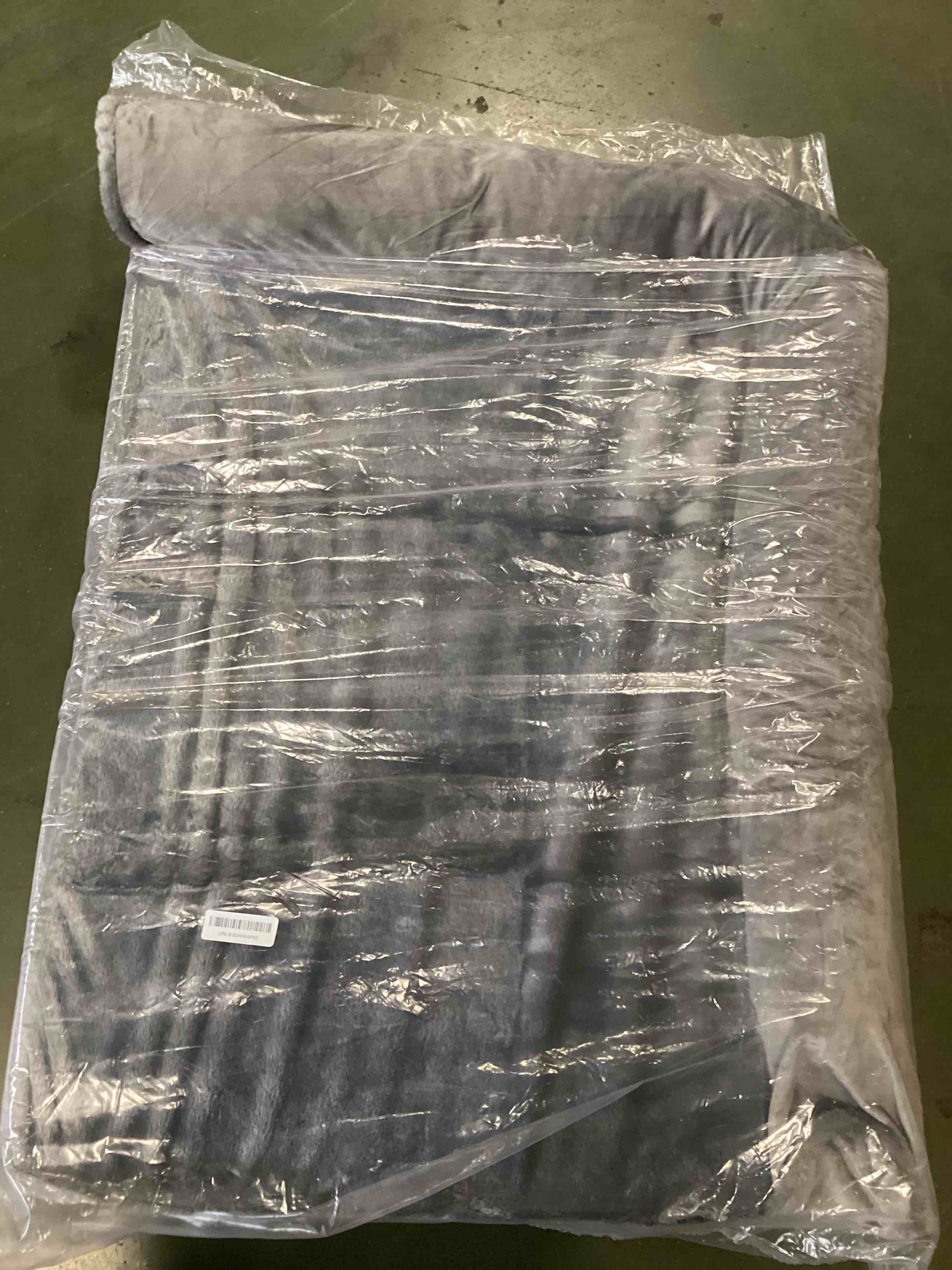 https://s3.amazonaws.com/lotting-images-prod/bidfta/PPE2479771_1748359979726.jpeg