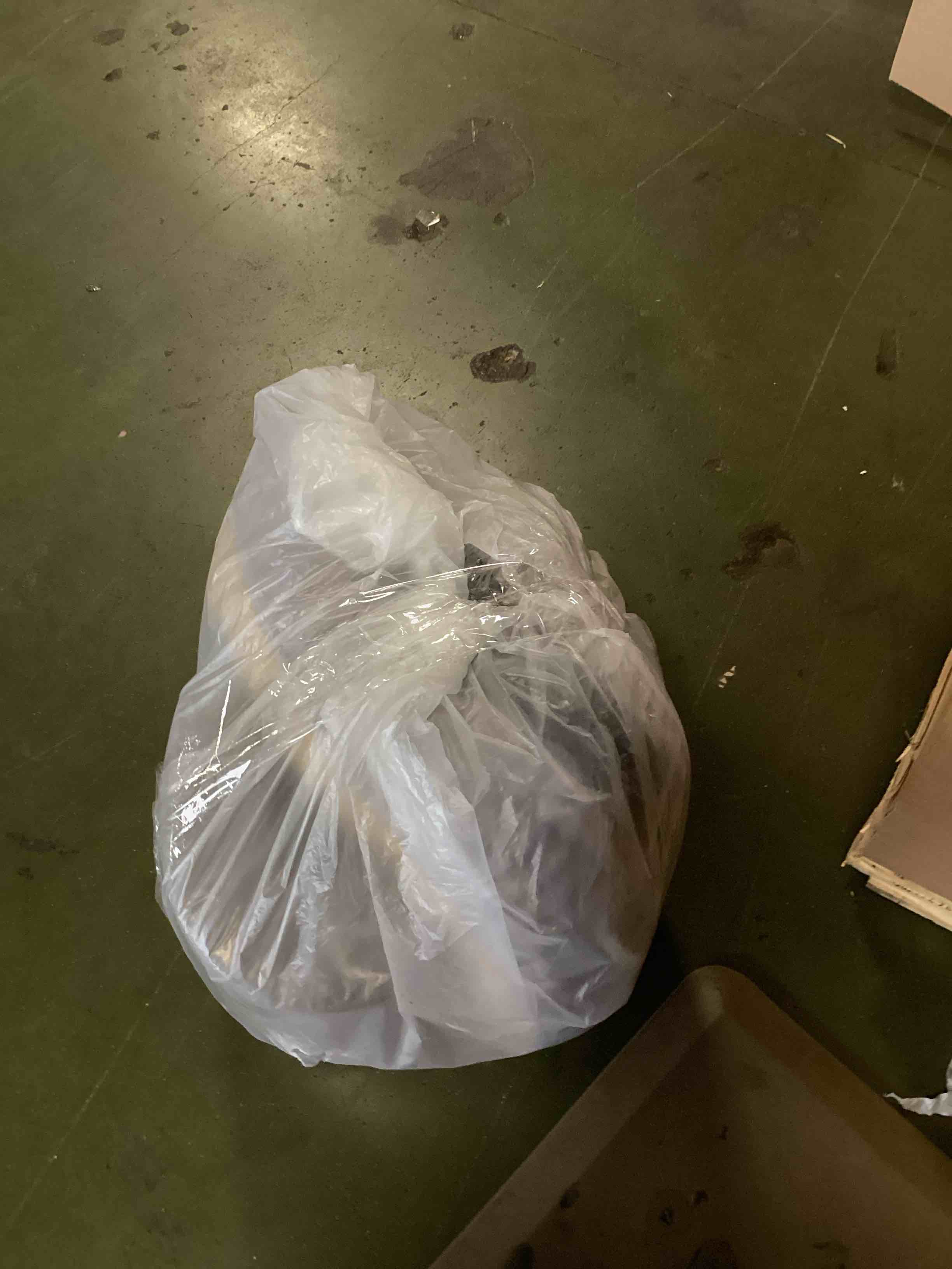 https://s3.amazonaws.com/lotting-images-prod/bidfta/PPE2479801_1748365341648.jpeg