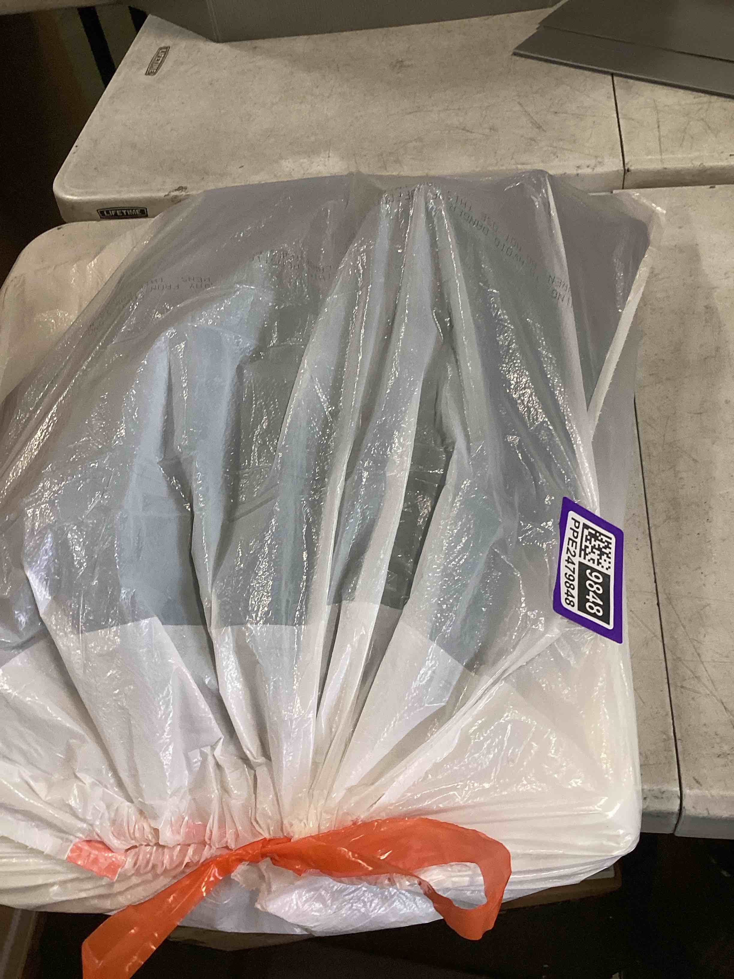 https://s3.amazonaws.com/lotting-images-prod/bidfta/PPE2479848_1748374440162.jpeg