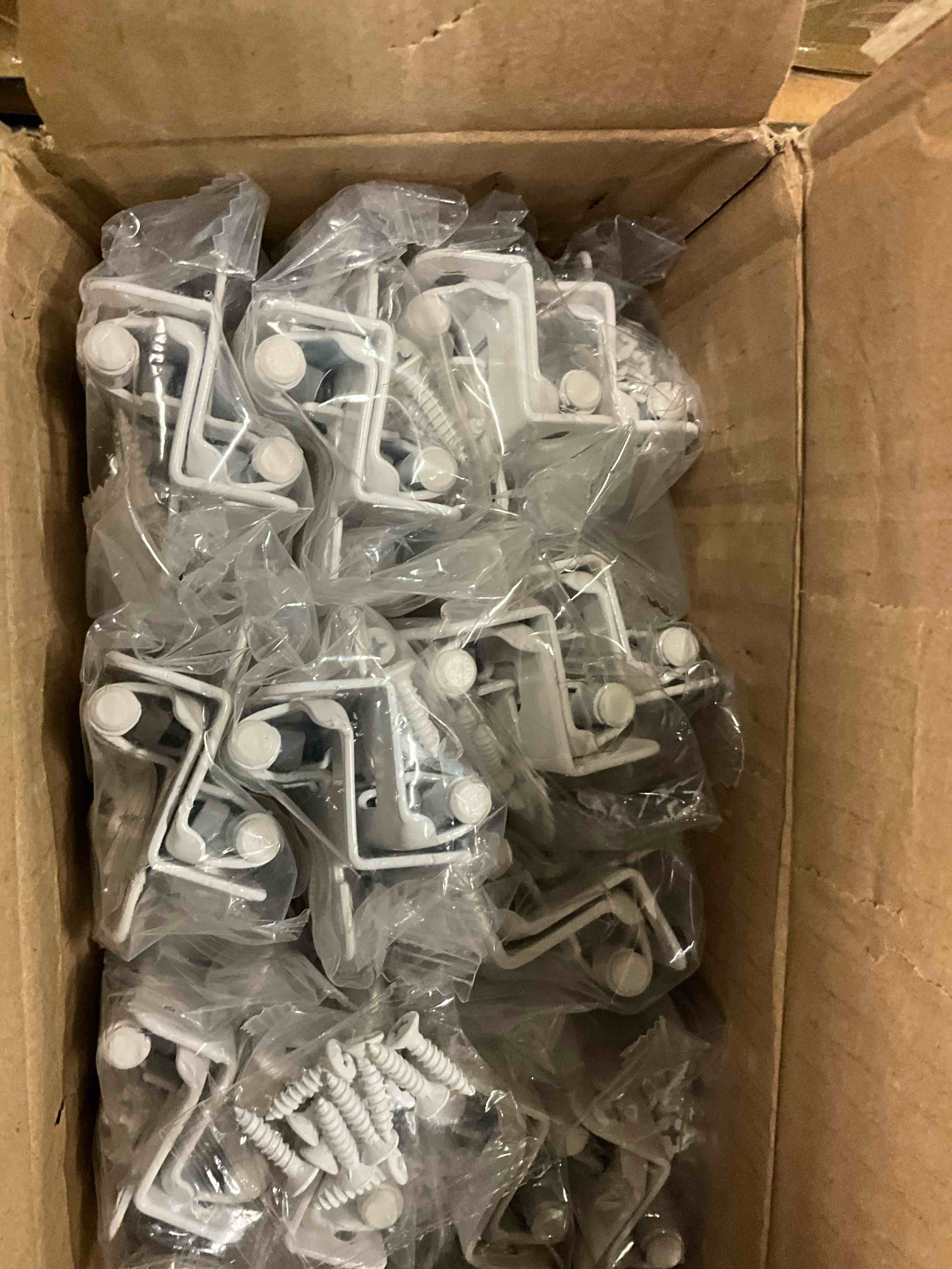 https://s3.amazonaws.com/lotting-images-prod/bidfta/PPE2485139_1749674020707.jpeg