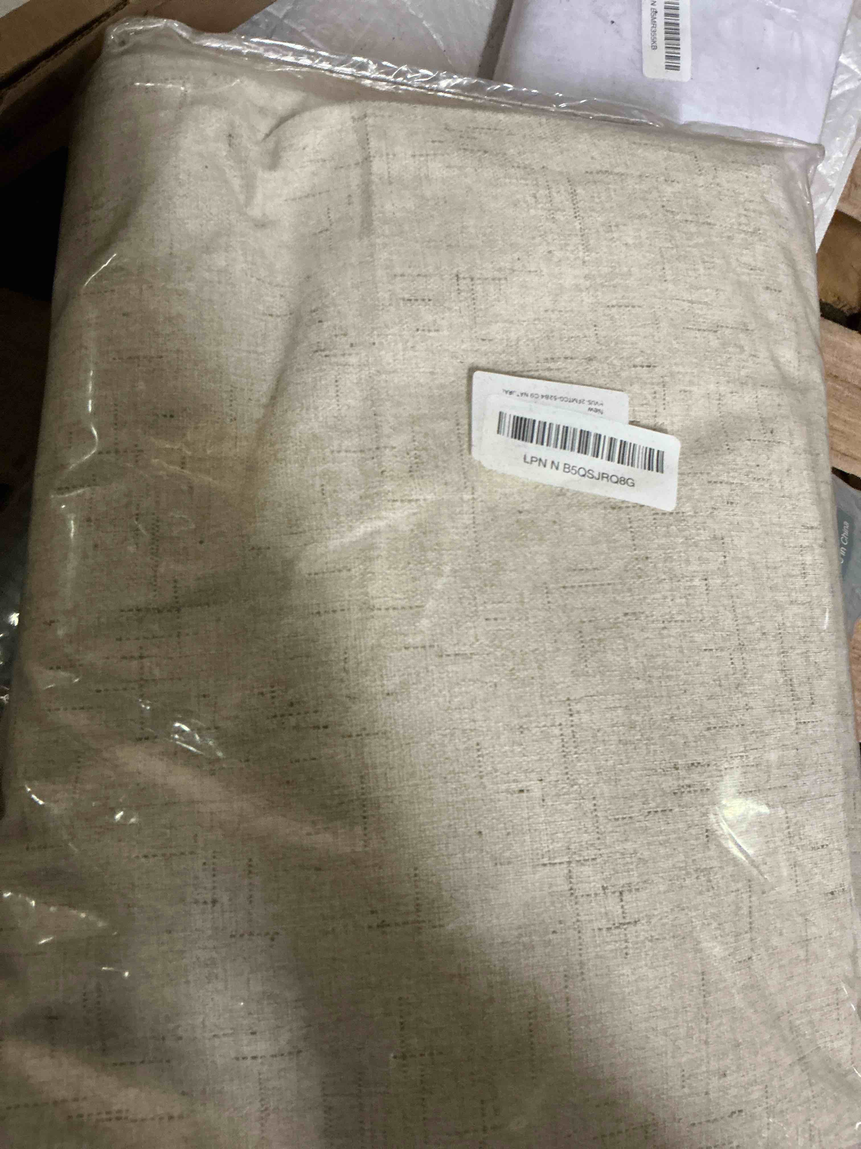 https://s3.amazonaws.com/lotting-images-prod/bidfta/PPE2485333_1750282835298.jpeg