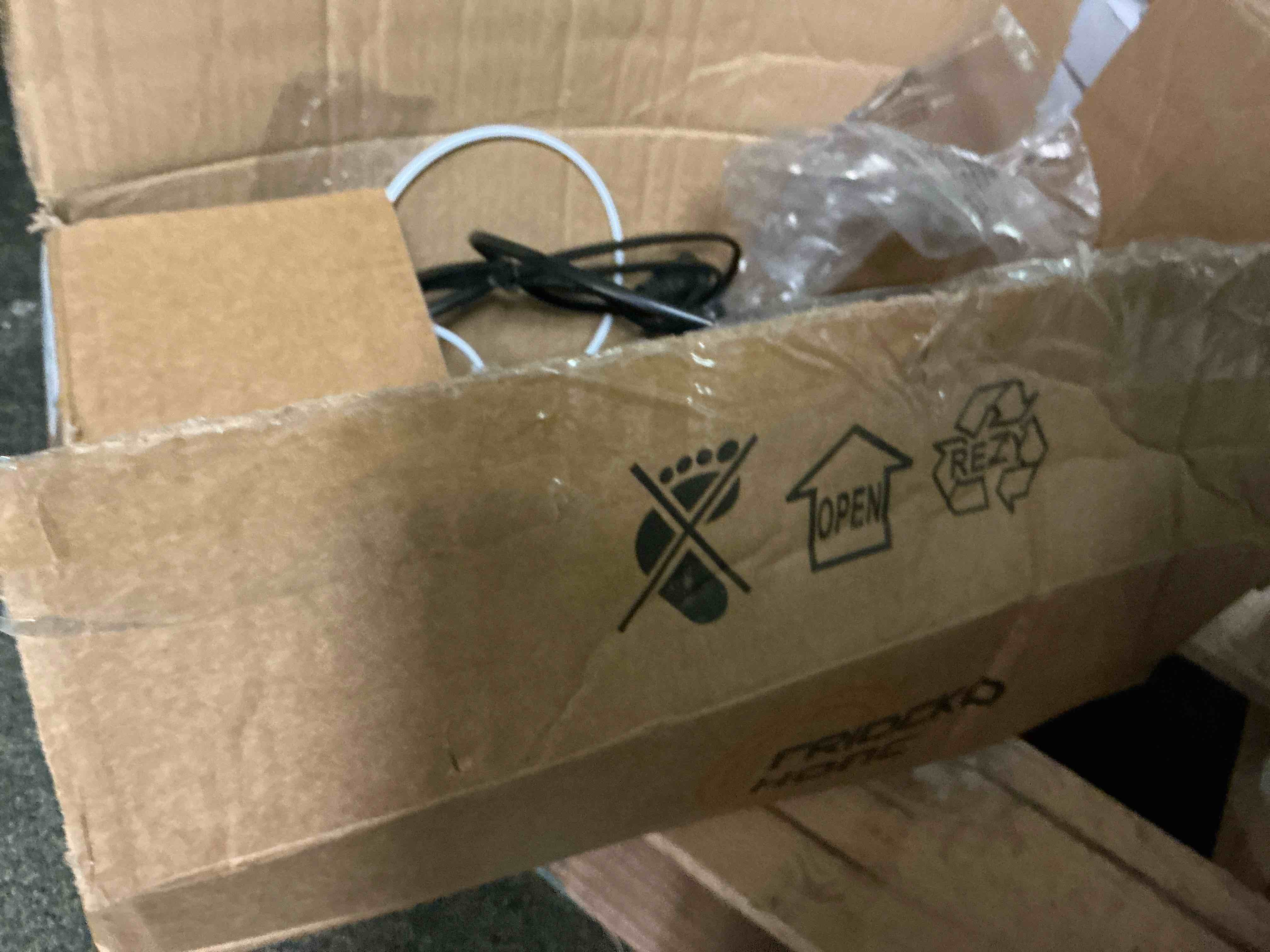 https://s3.amazonaws.com/lotting-images-prod/bidfta/PPE2485335_1750282884871.jpeg