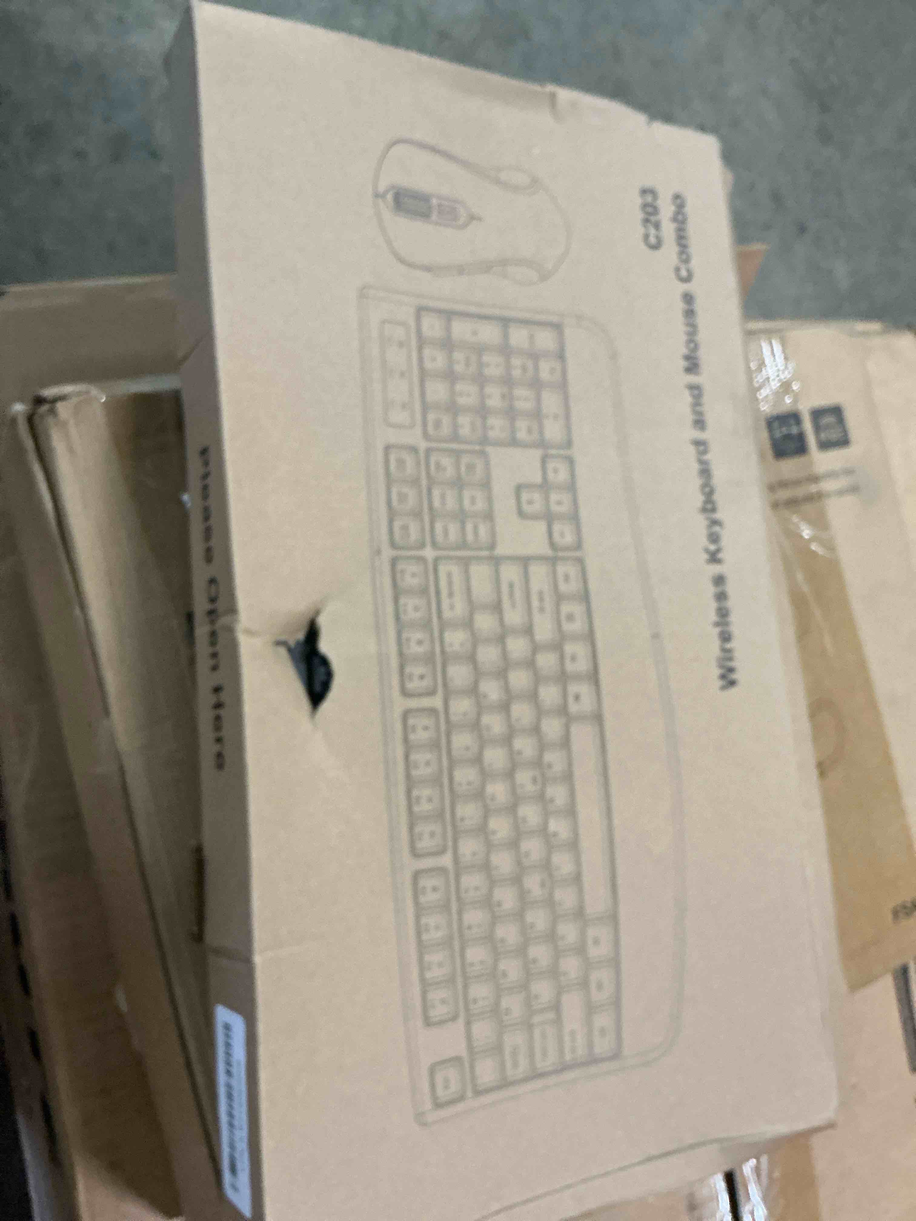 https://s3.amazonaws.com/lotting-images-prod/bidfta/PPE2485703_1752865106071.jpeg