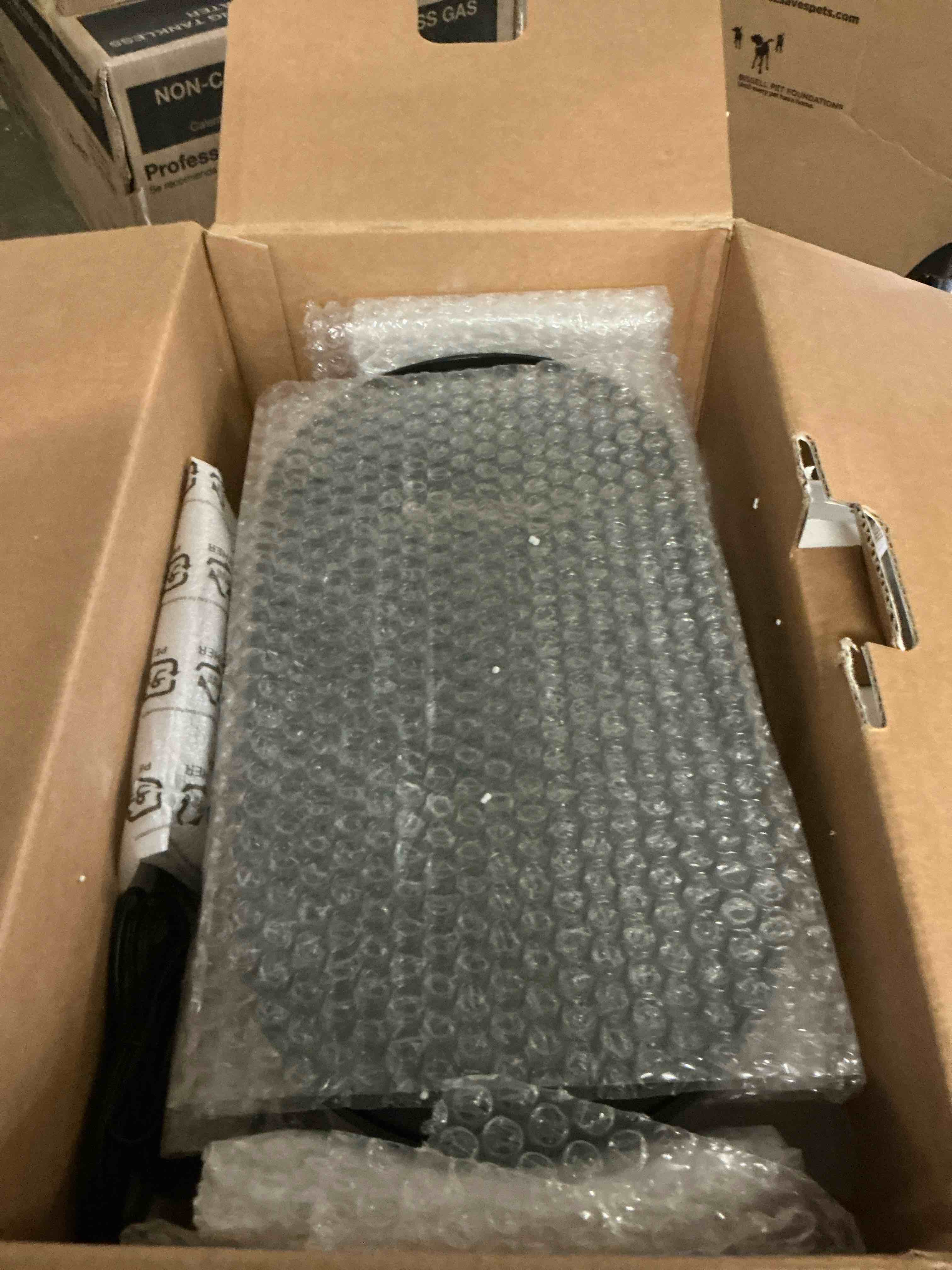 https://s3.amazonaws.com/lotting-images-prod/bidfta/PPE2485740_1752869527699.jpeg