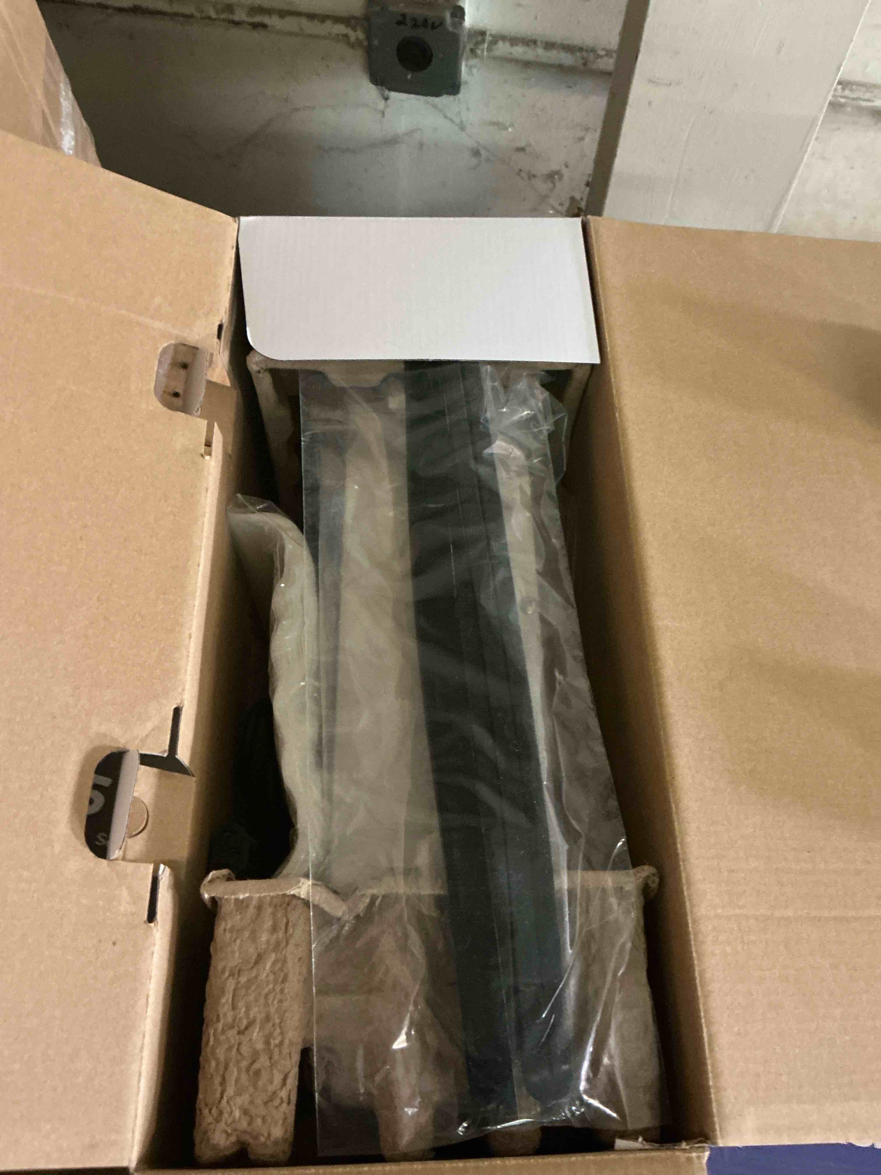https://s3.amazonaws.com/lotting-images-prod/bidfta/PPE2486036_1753484777082.jpeg