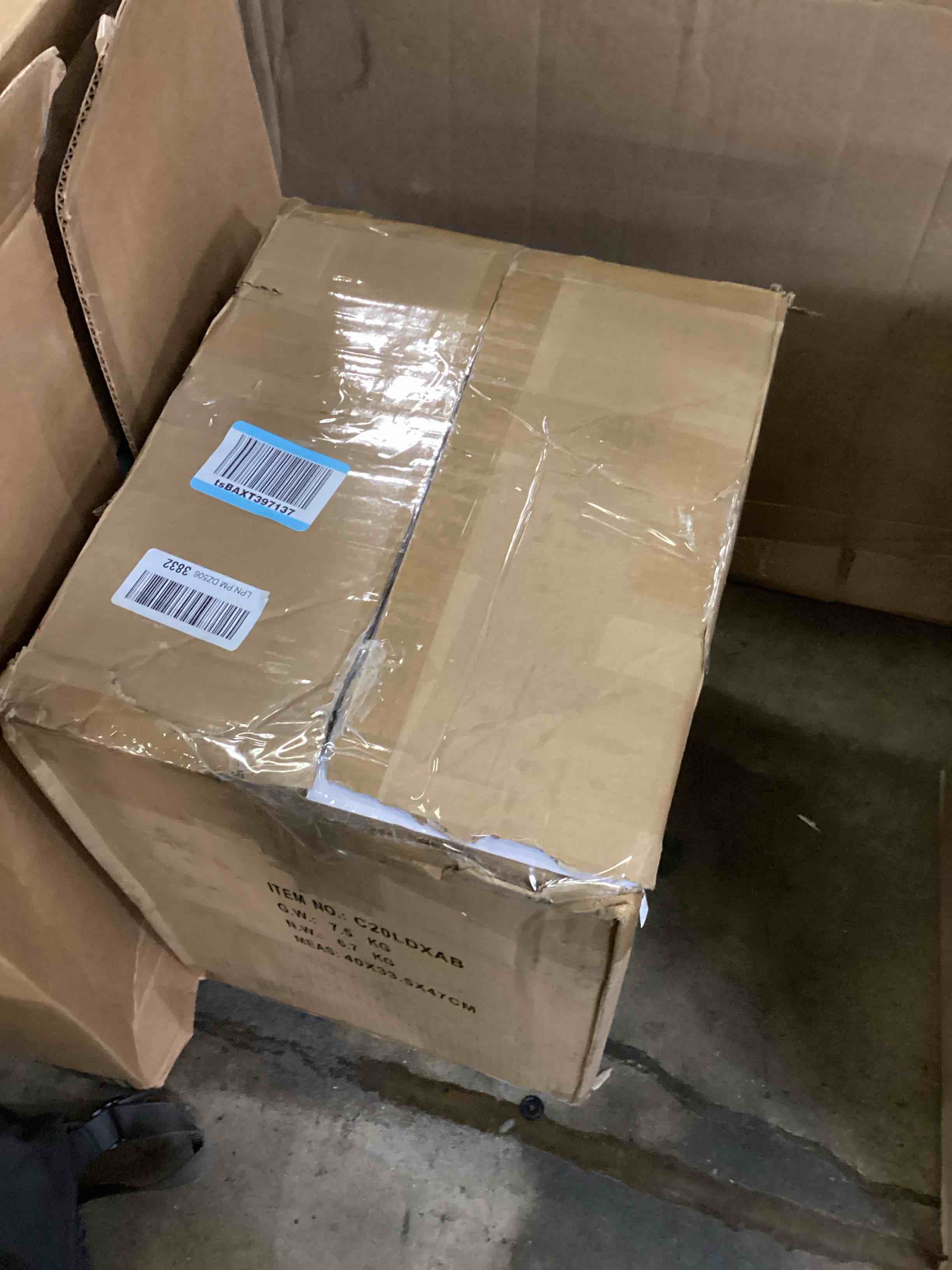 https://s3.amazonaws.com/lotting-images-prod/bidfta/PPE2486142_1753626635410.jpeg
