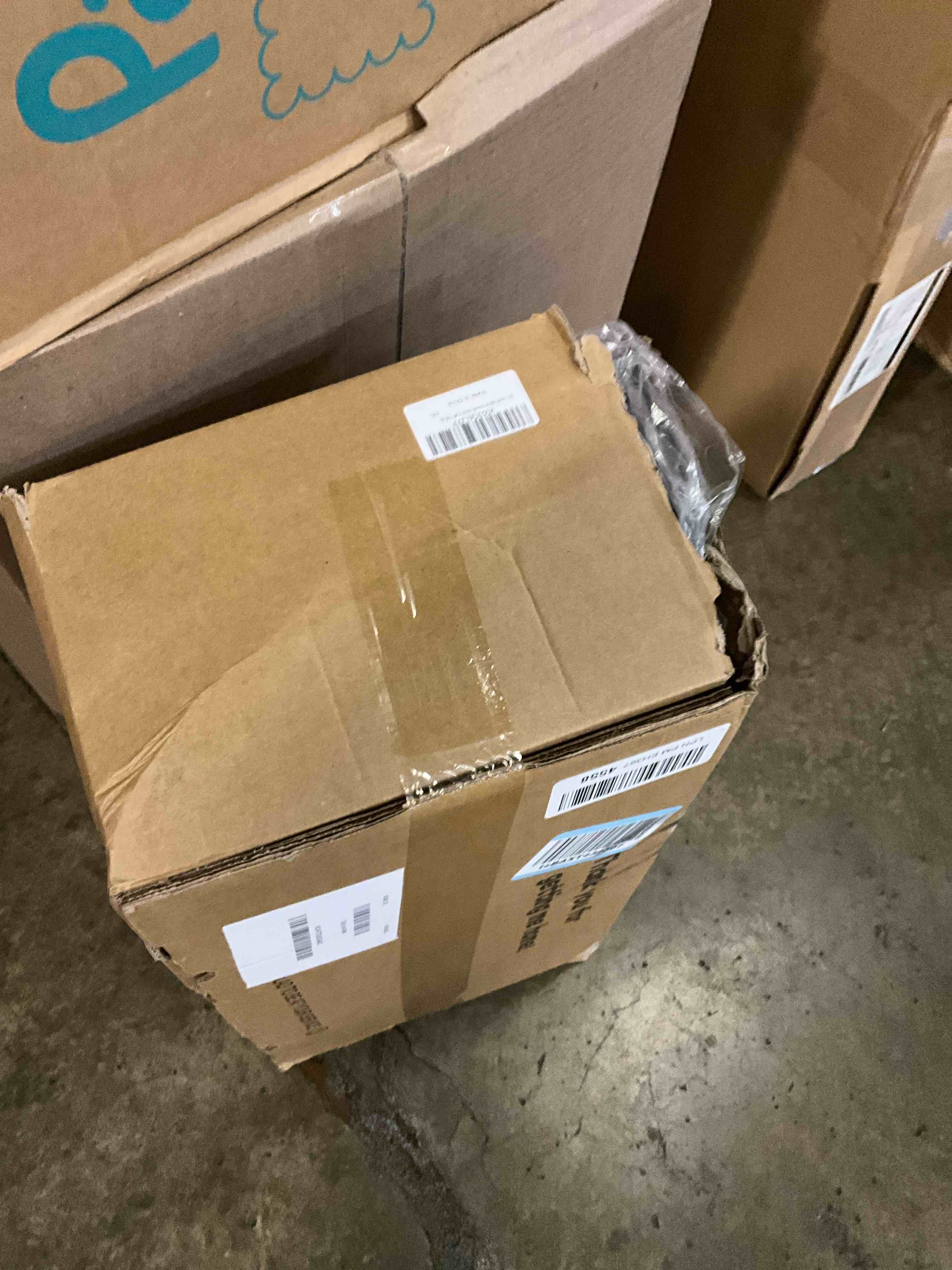 https://s3.amazonaws.com/lotting-images-prod/bidfta/PPE2486178_1753632342276.jpeg