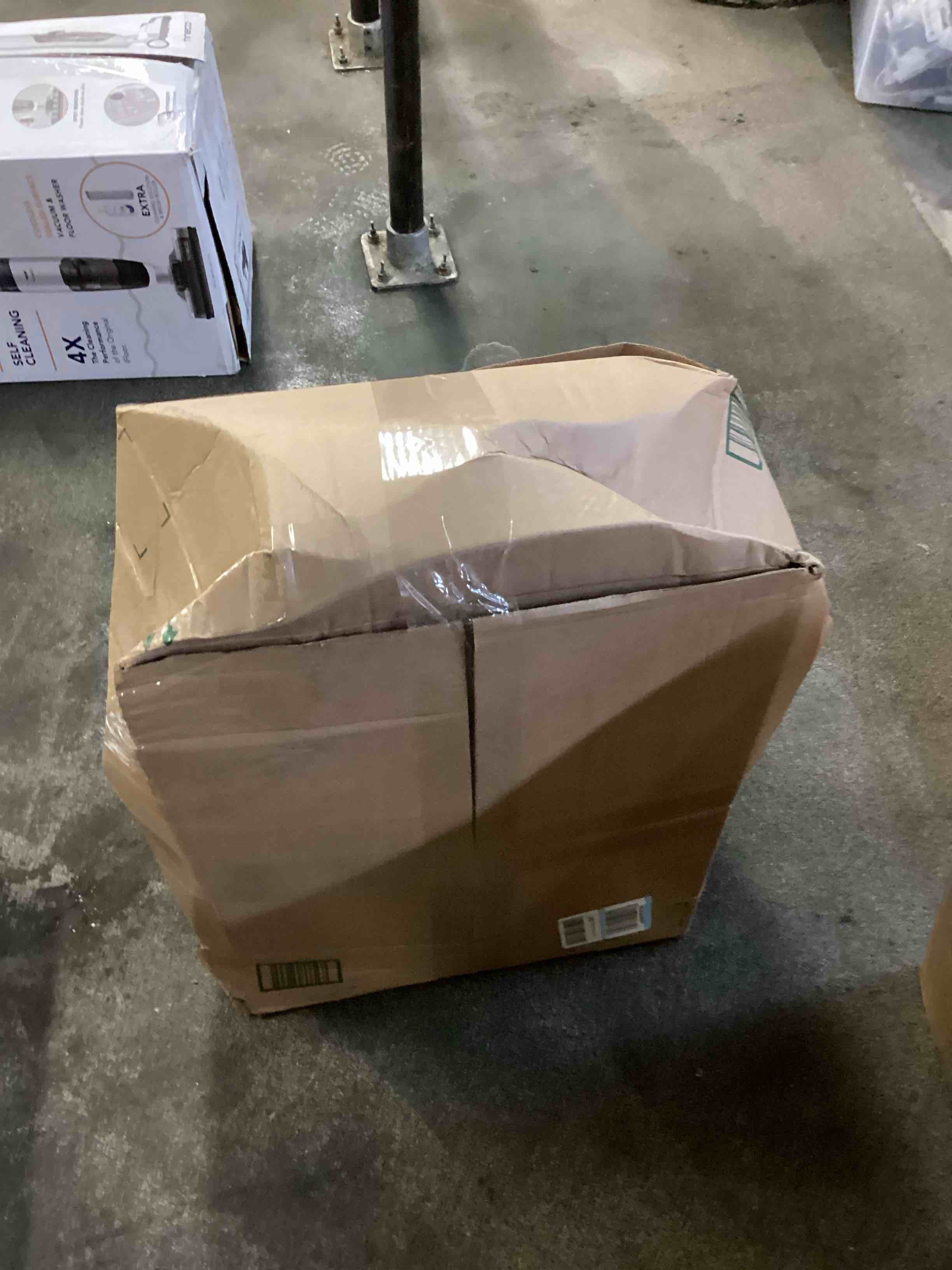 https://s3.amazonaws.com/lotting-images-prod/bidfta/PPE2486337_1753641613856.jpeg