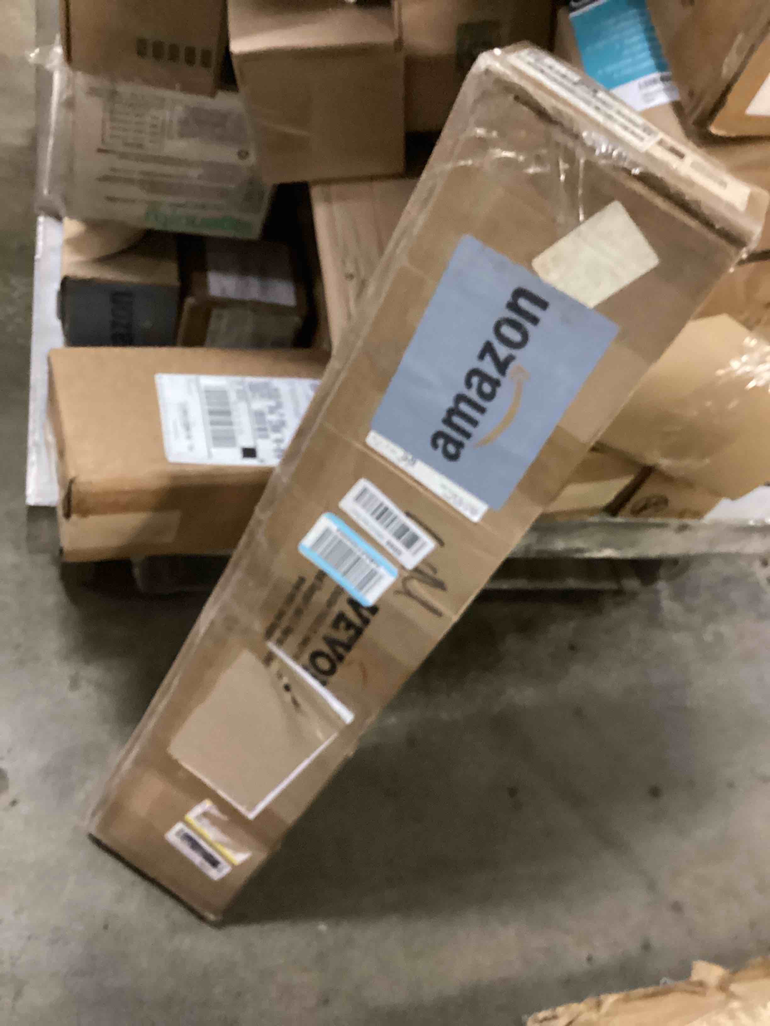 https://s3.amazonaws.com/lotting-images-prod/bidfta/PPE2486449_1753915538338.jpeg