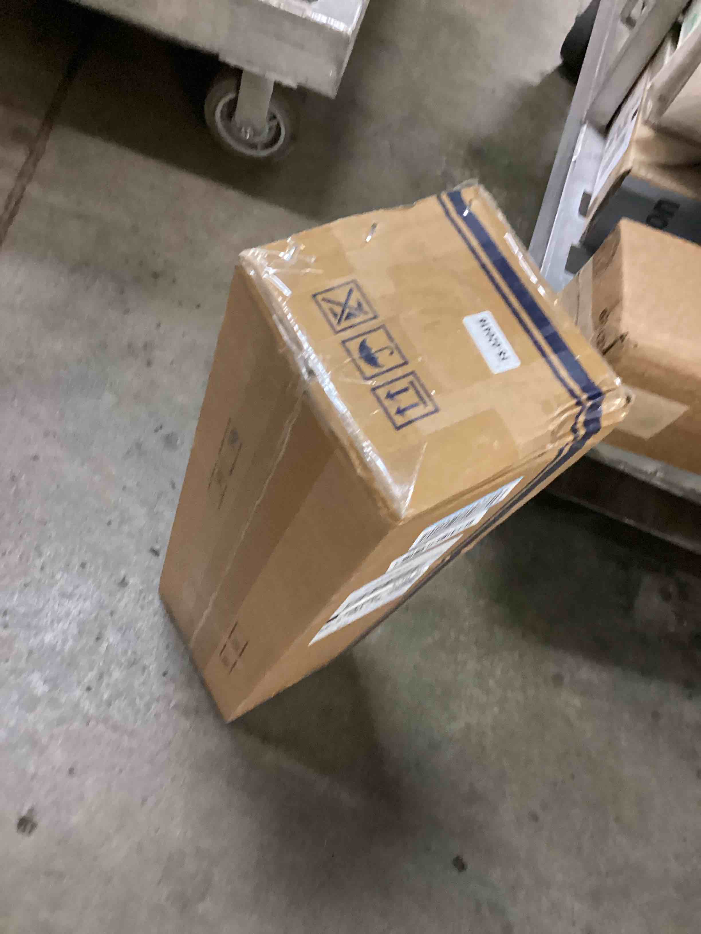 https://s3.amazonaws.com/lotting-images-prod/bidfta/PPE2486453_1753914905075.jpeg