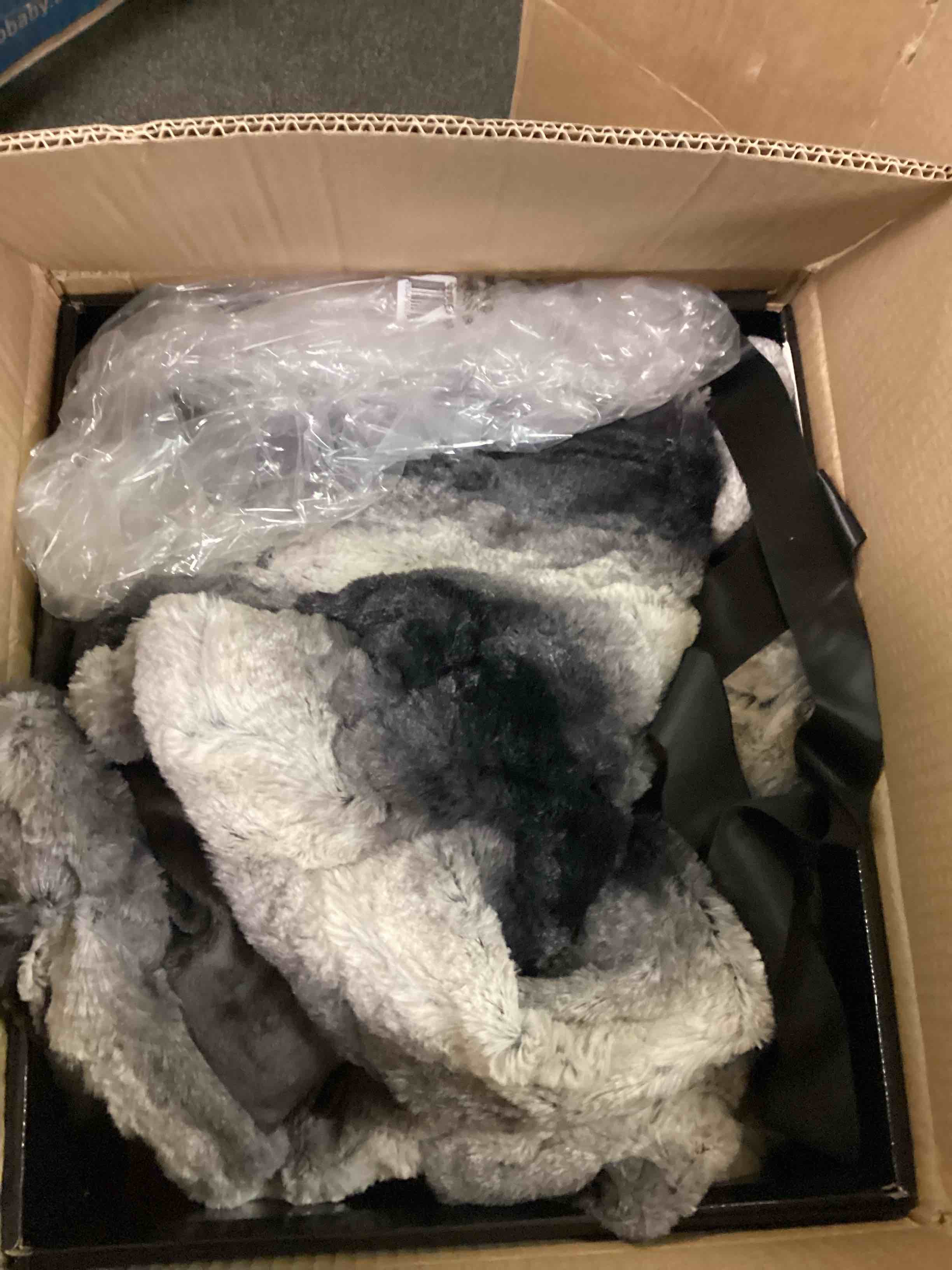 https://s3.amazonaws.com/lotting-images-prod/bidfta/PPE2486636_1757527590389.jpeg
