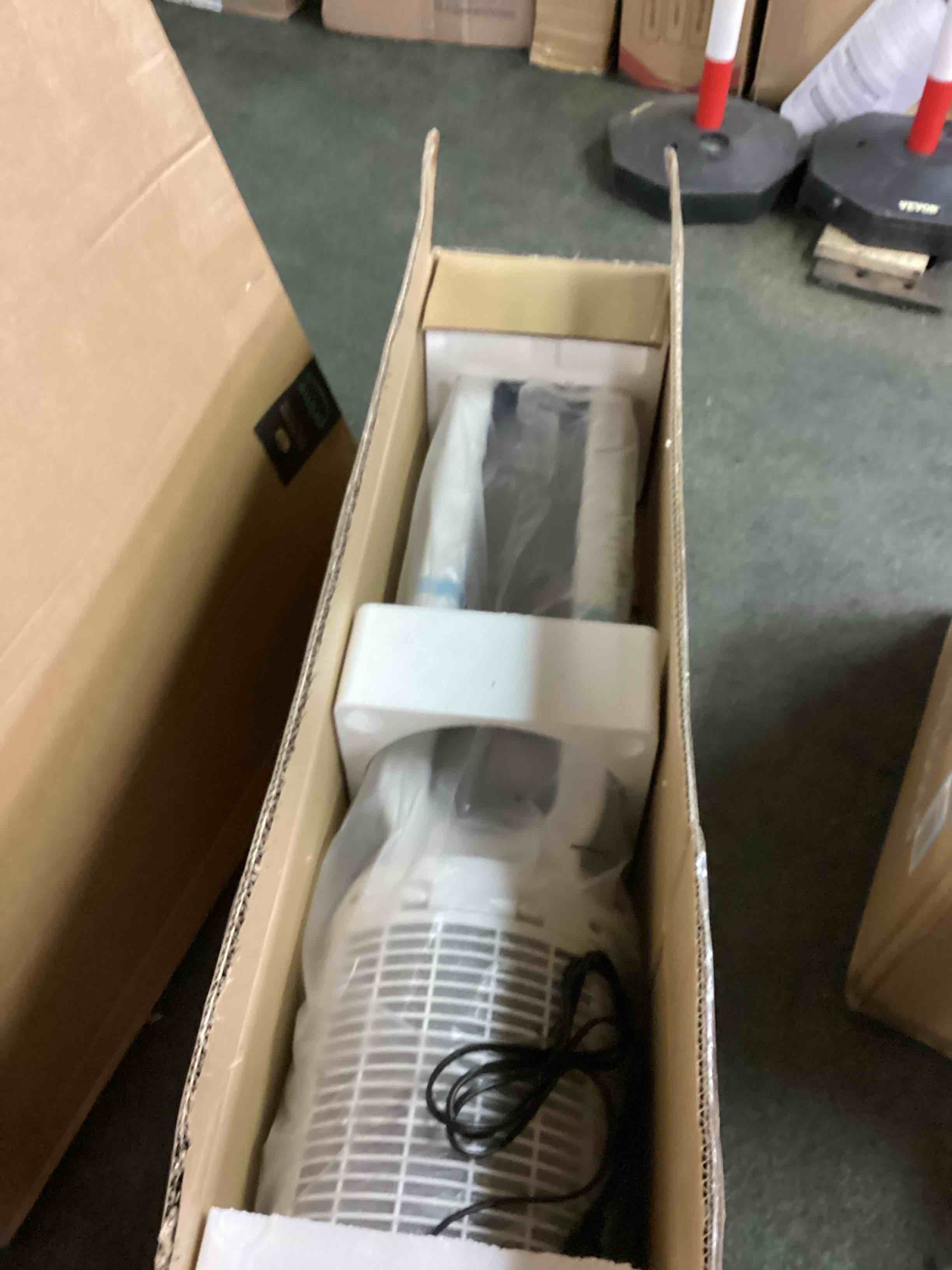 https://s3.amazonaws.com/lotting-images-prod/bidfta/PPE2486681_1757534330206.jpeg